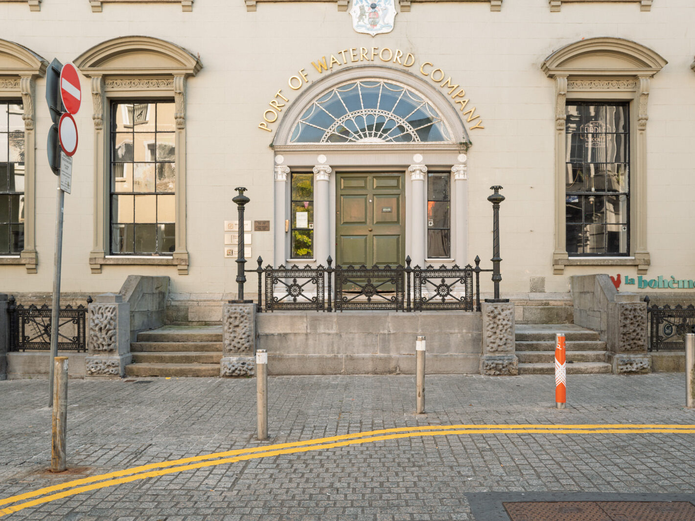 I USED A LEICA Q3 TO RANDOMLY PHOTOGRAPH WATERFORD CITY IN AUGUST 2026-274610