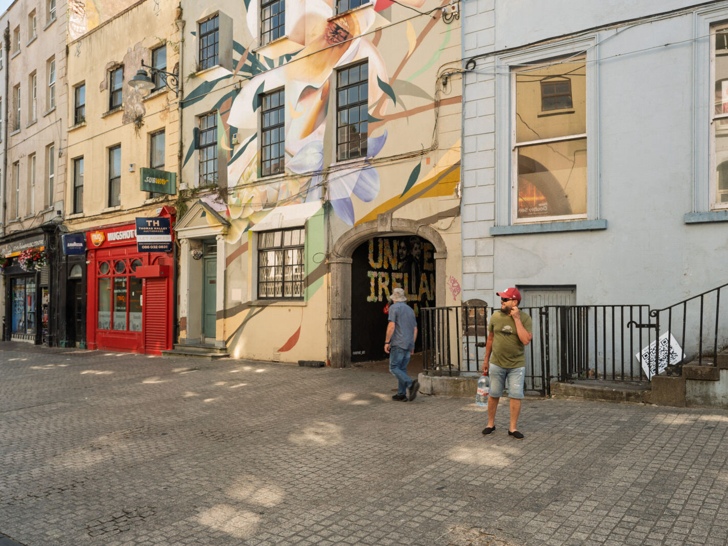 I USED A LEICA Q3 TO RANDOMLY PHOTOGRAPH WATERFORD CITY IN AUGUST 2026-274612