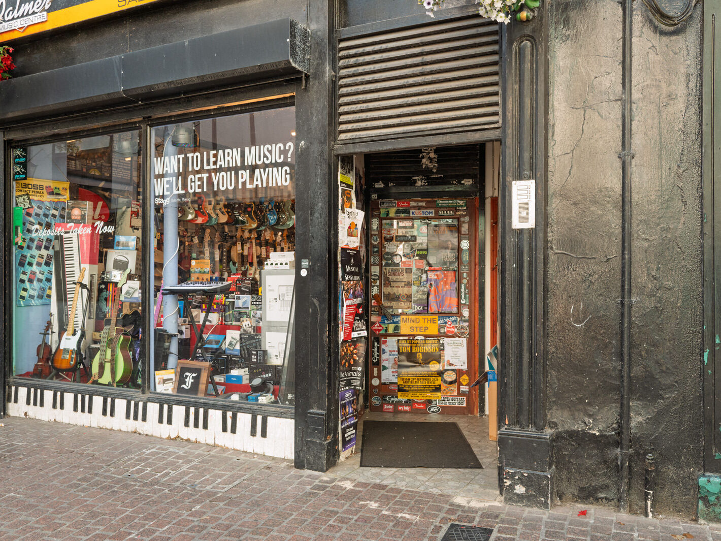 I USED A LEICA Q3 TO RANDOMLY PHOTOGRAPH WATERFORD CITY IN AUGUST 2026-274614