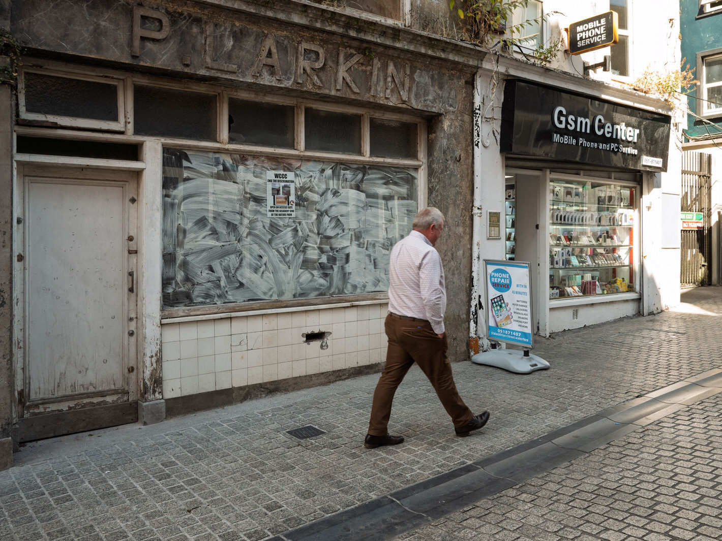 I USED A LEICA Q3 TO RANDOMLY PHOTOGRAPH WATERFORD CITY IN AUGUST 2026-274624