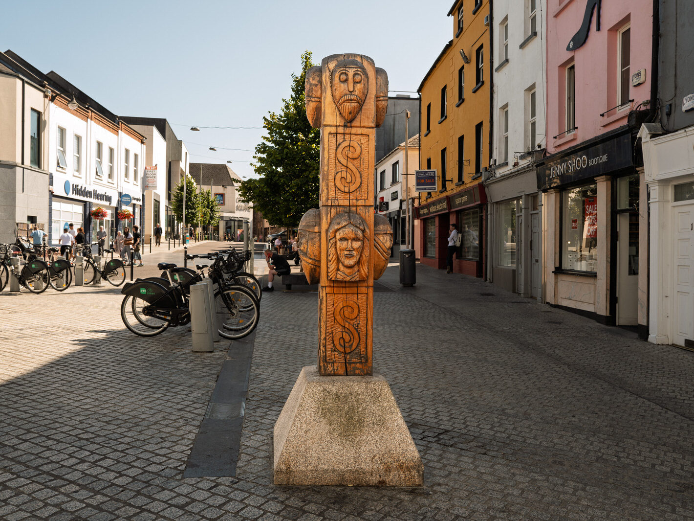 I USED A LEICA Q3 TO RANDOMLY PHOTOGRAPH WATERFORD CITY IN AUGUST 2026-274626
