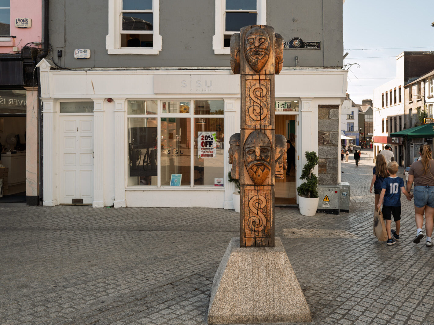 I USED A LEICA Q3 TO RANDOMLY PHOTOGRAPH WATERFORD CITY IN AUGUST 2026-274628