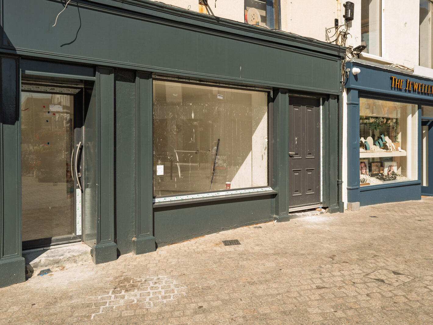 I USED A LEICA Q3 TO RANDOMLY PHOTOGRAPH WATERFORD CITY IN AUGUST 2026-274630