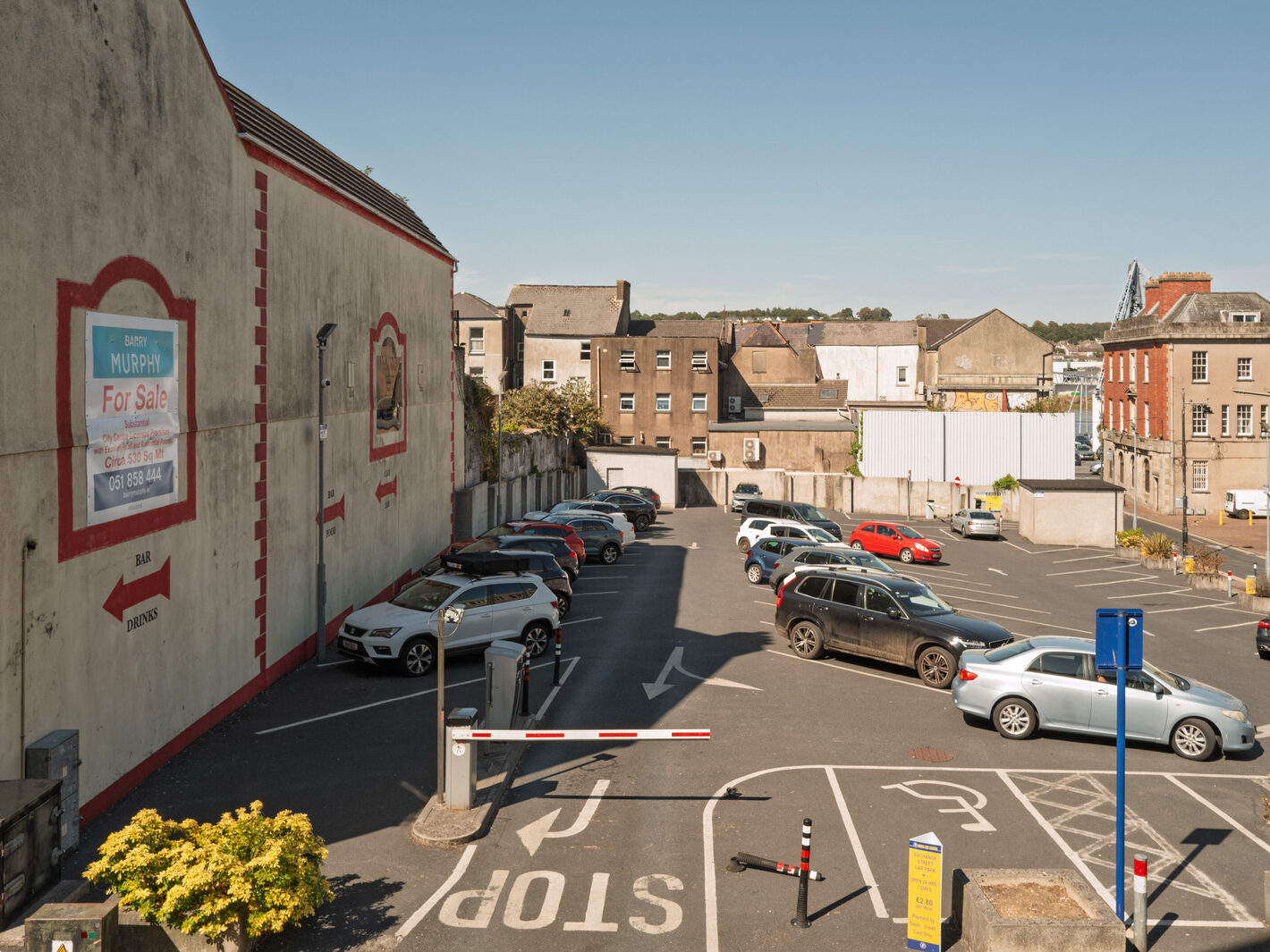 I USED A LEICA Q3 TO RANDOMLY PHOTOGRAPH WATERFORD CITY IN AUGUST 2026-274637