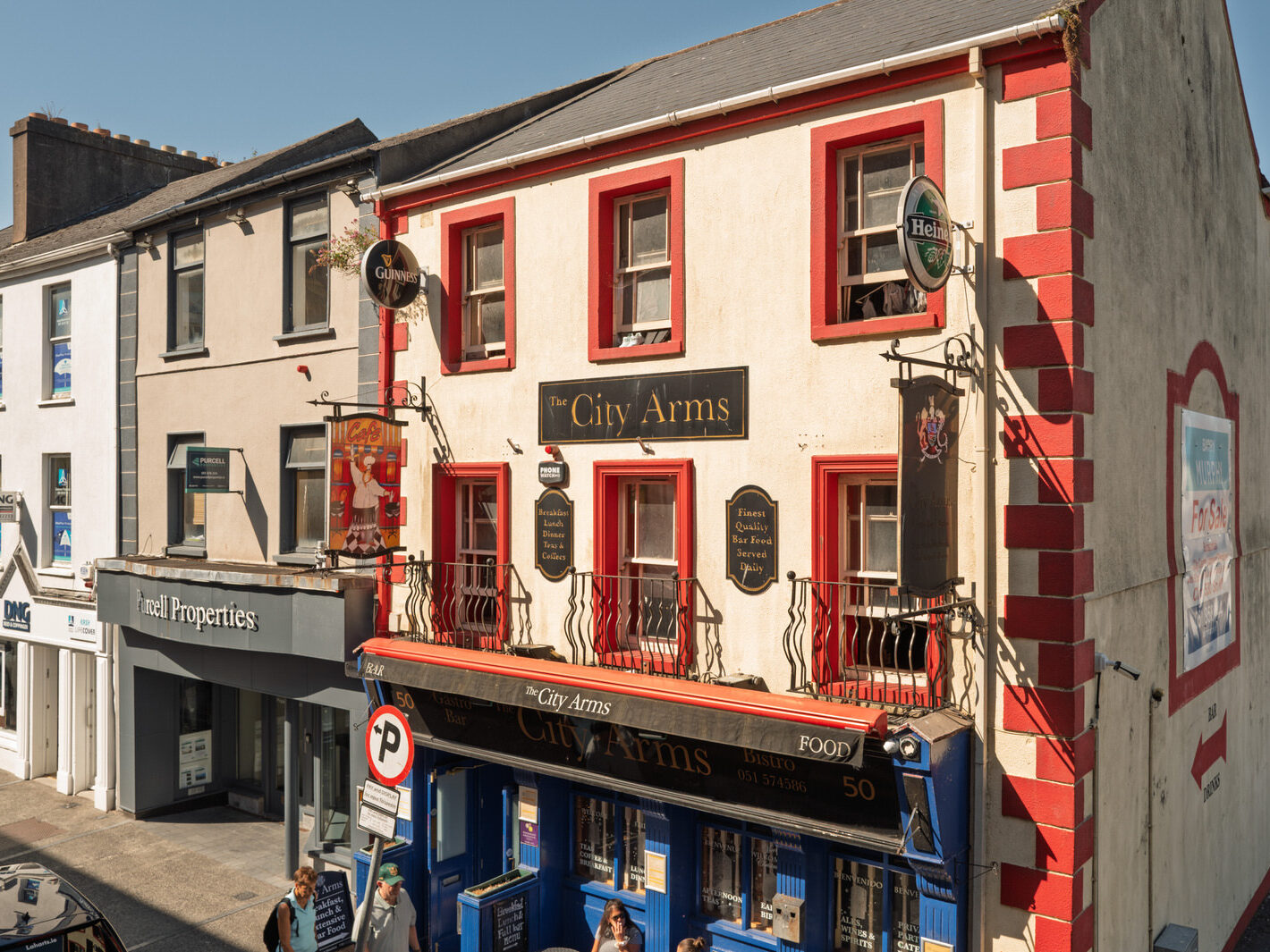 I USED A LEICA Q3 TO RANDOMLY PHOTOGRAPH WATERFORD CITY IN AUGUST 2026-274640
