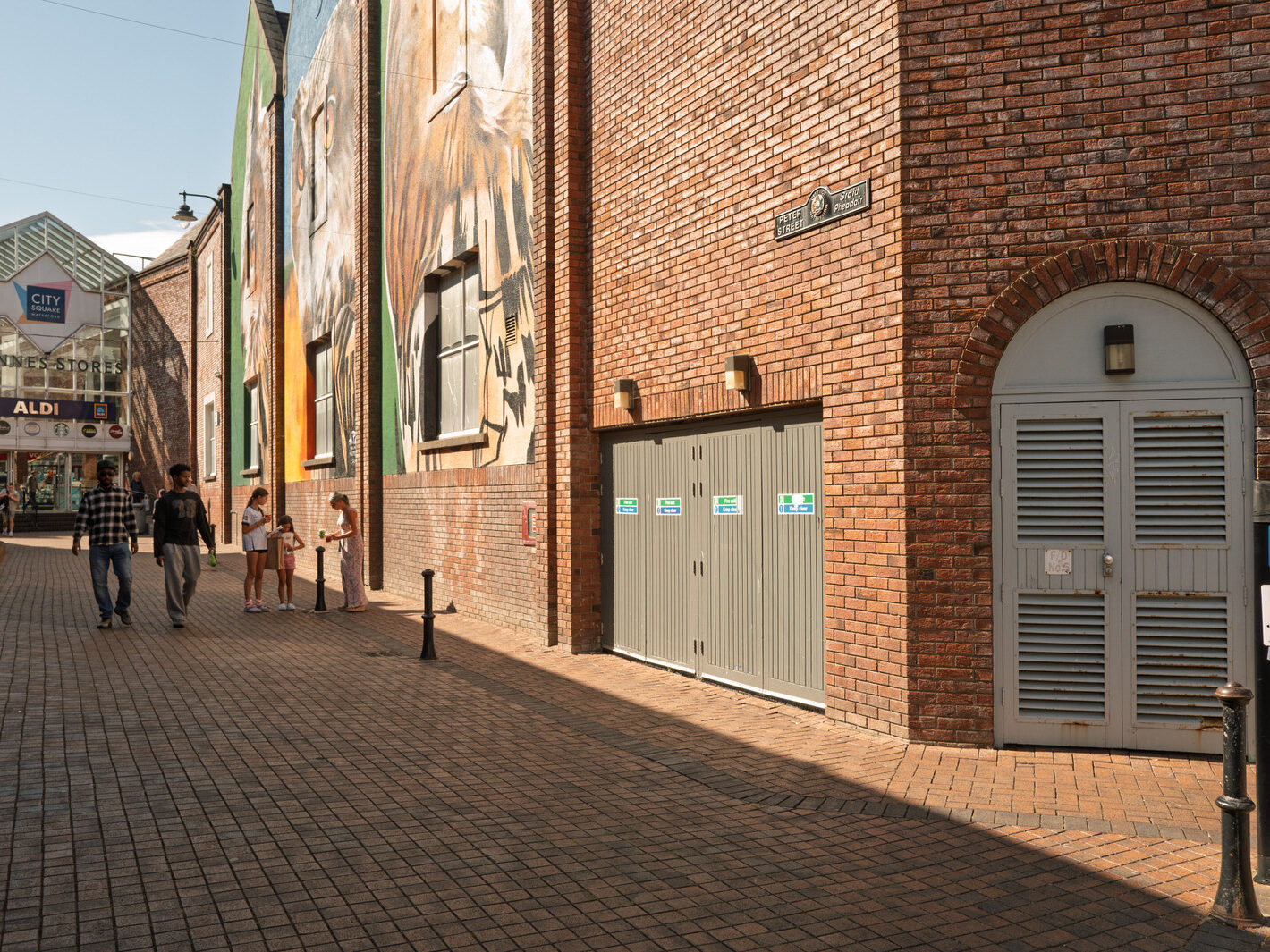 I USED A LEICA Q3 TO RANDOMLY PHOTOGRAPH WATERFORD CITY IN AUGUST 2026-274657