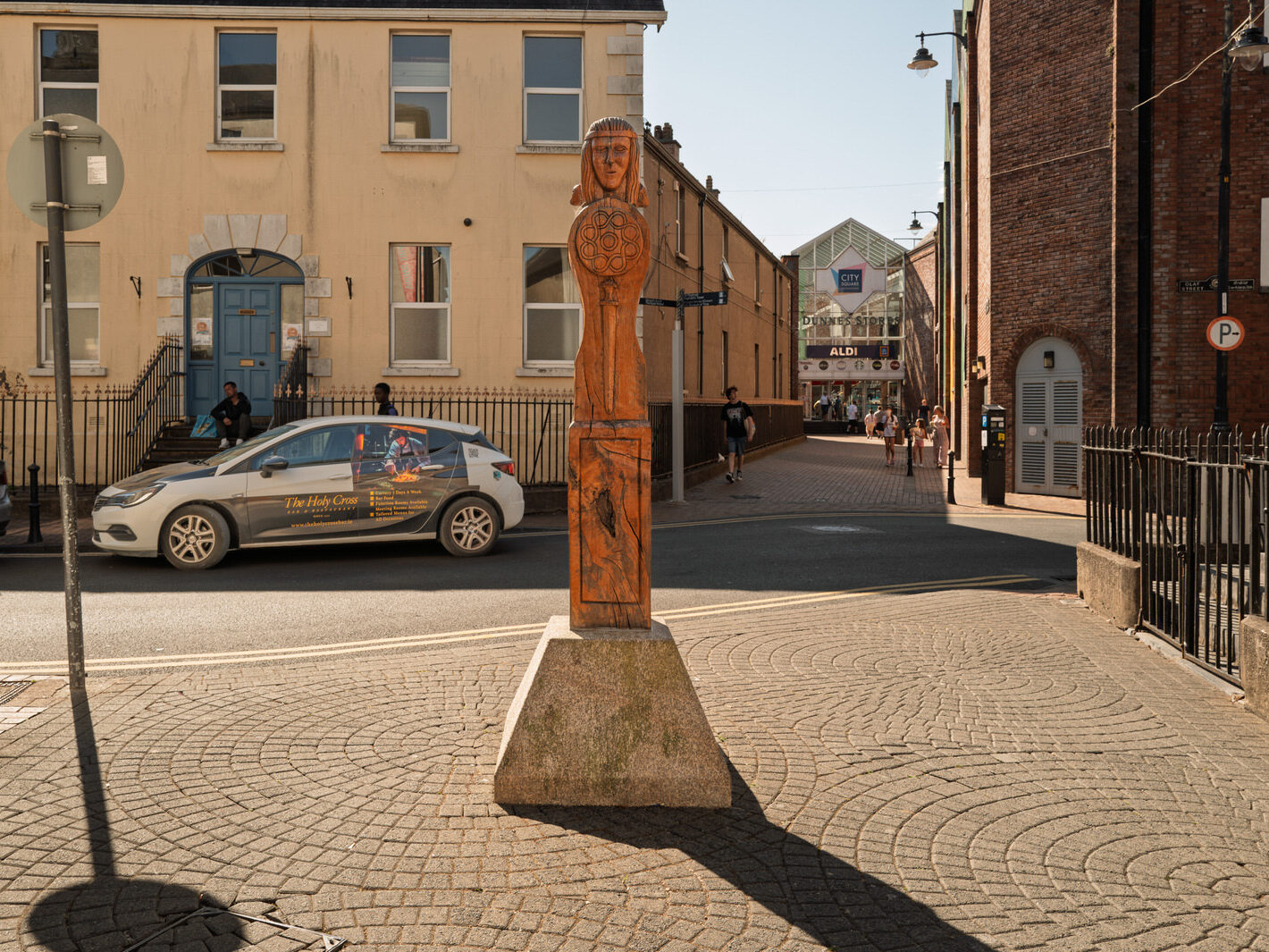 I USED A LEICA Q3 TO RANDOMLY PHOTOGRAPH WATERFORD CITY IN AUGUST 2026-274662