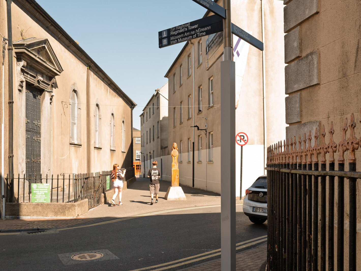 I USED A LEICA Q3 TO RANDOMLY PHOTOGRAPH WATERFORD CITY IN AUGUST 2026-274671