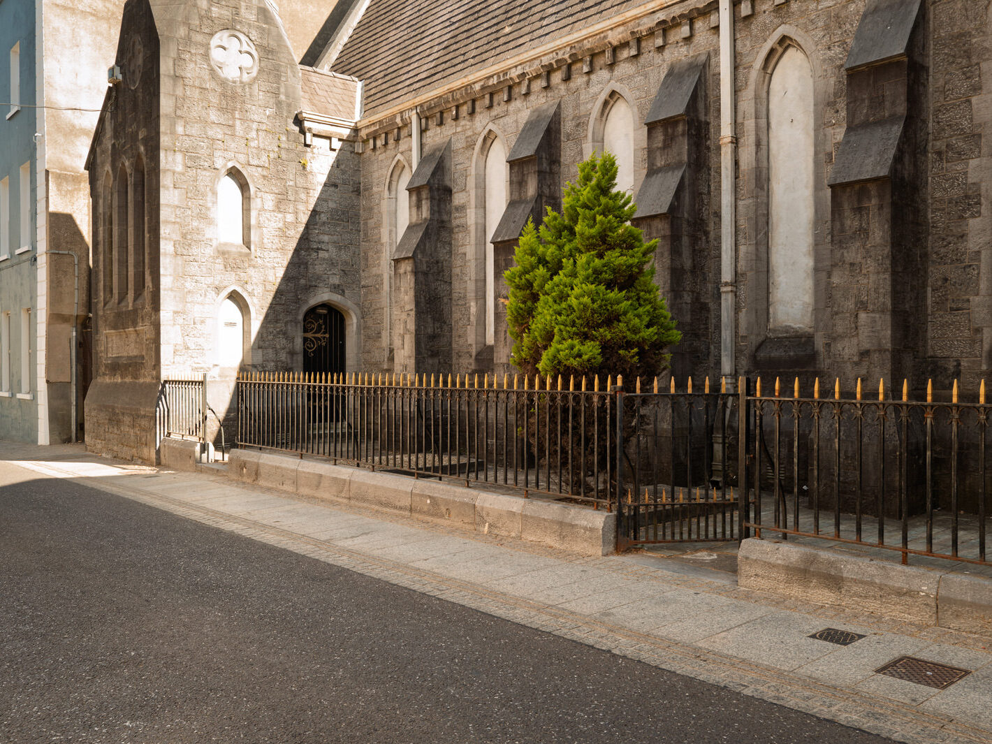 I USED A LEICA Q3 TO RANDOMLY PHOTOGRAPH WATERFORD CITY IN AUGUST 2026-274675