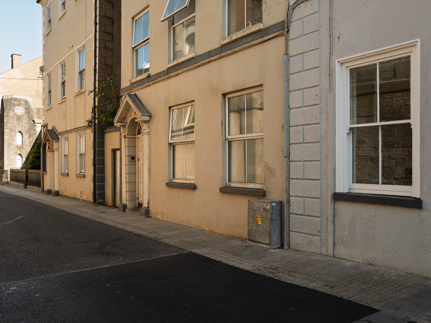 I USED A LEICA Q3 TO RANDOMLY PHOTOGRAPH WATERFORD CITY IN AUGUST 2026-274679