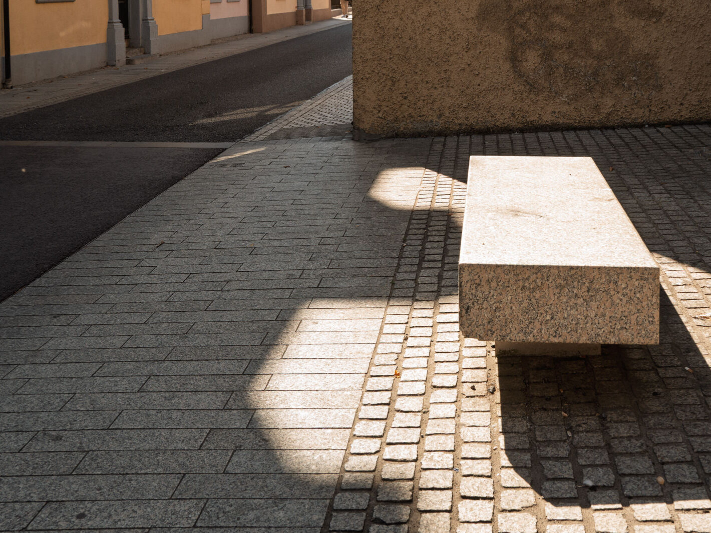 I USED A LEICA Q3 TO RANDOMLY PHOTOGRAPH WATERFORD CITY IN AUGUST 2026-274681