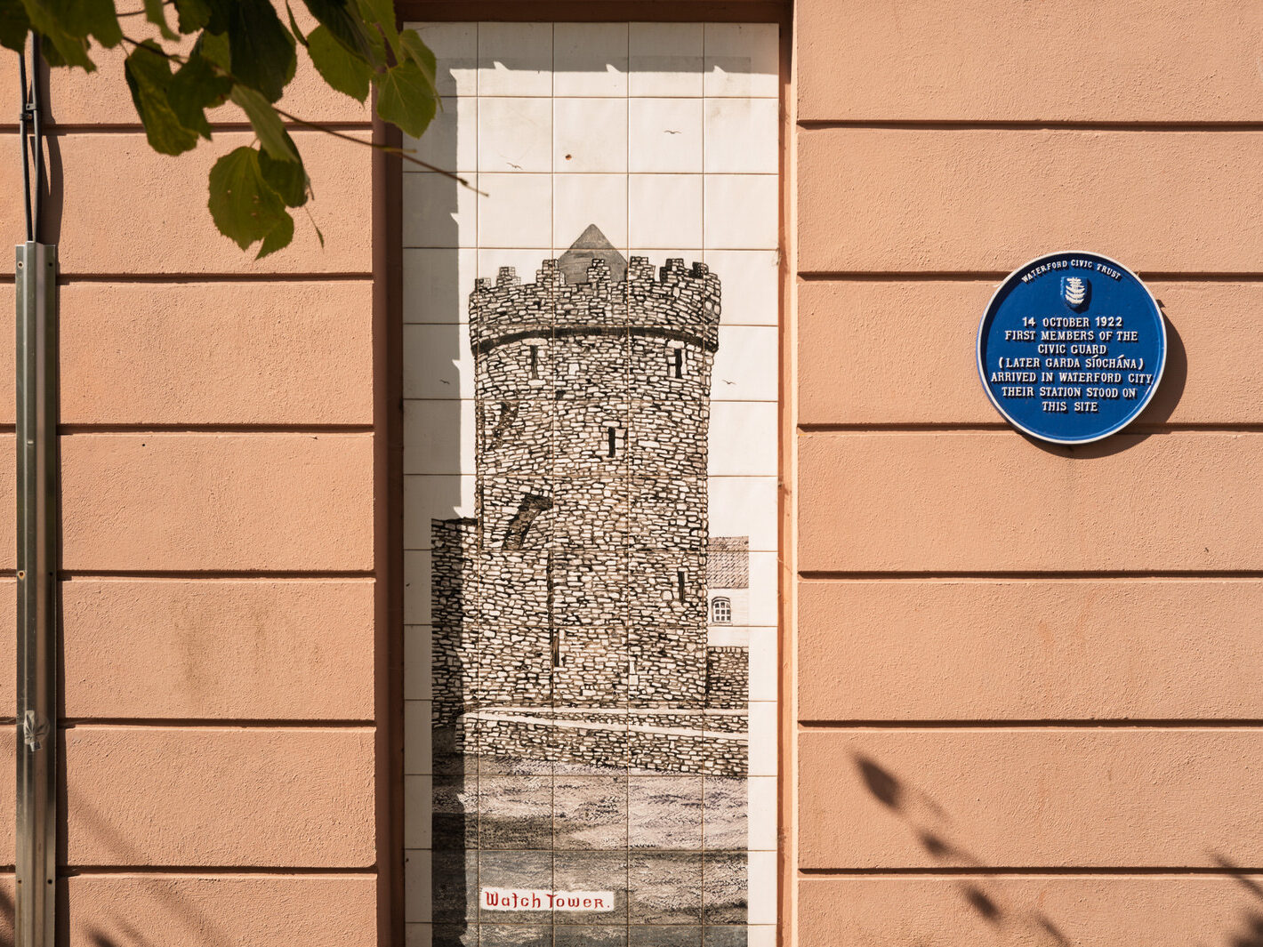 I USED A LEICA Q3 TO RANDOMLY PHOTOGRAPH WATERFORD CITY IN AUGUST 2026-274686