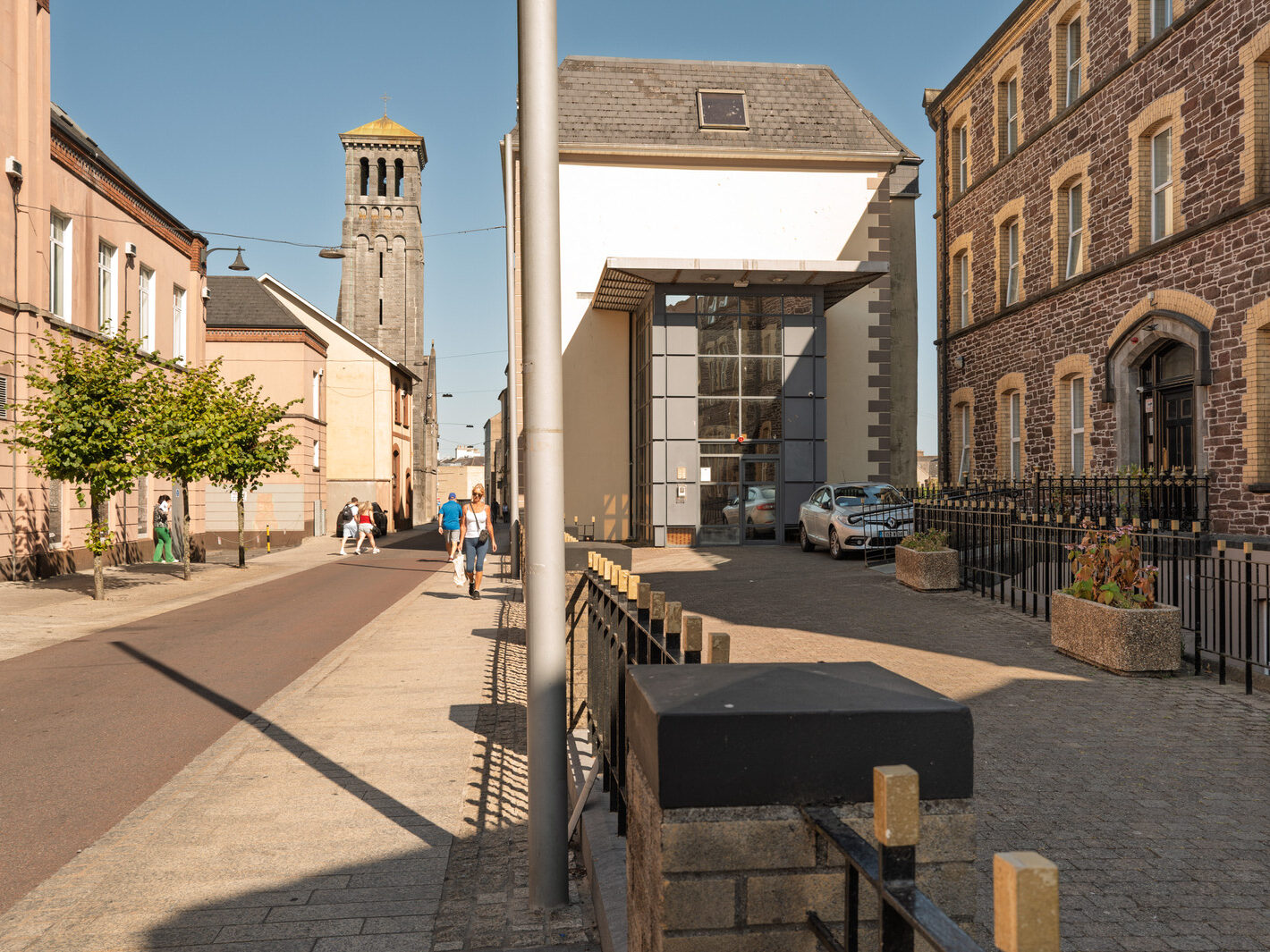 I USED A LEICA Q3 TO RANDOMLY PHOTOGRAPH WATERFORD CITY IN AUGUST 2026-274690