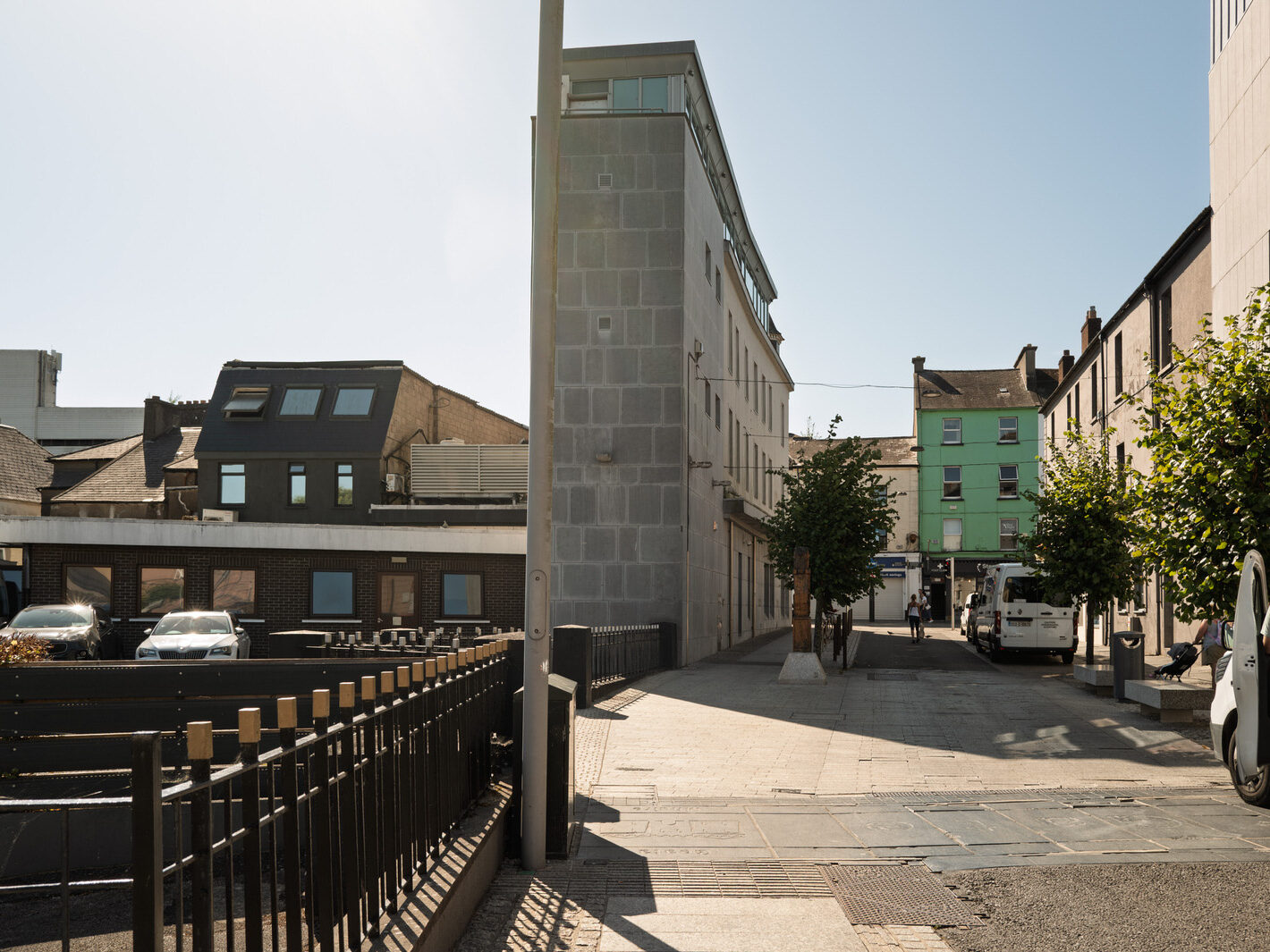 I USED A LEICA Q3 TO RANDOMLY PHOTOGRAPH WATERFORD CITY IN AUGUST 2026-274695