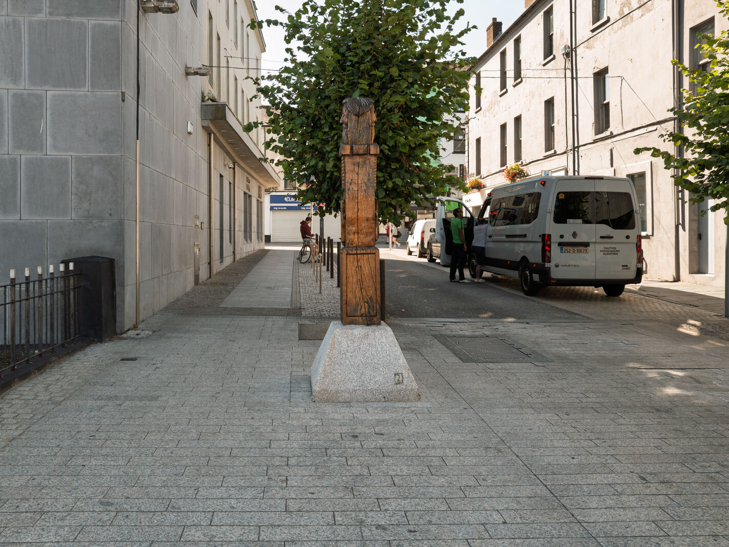 I USED A LEICA Q3 TO RANDOMLY PHOTOGRAPH WATERFORD CITY IN AUGUST 2026-274699