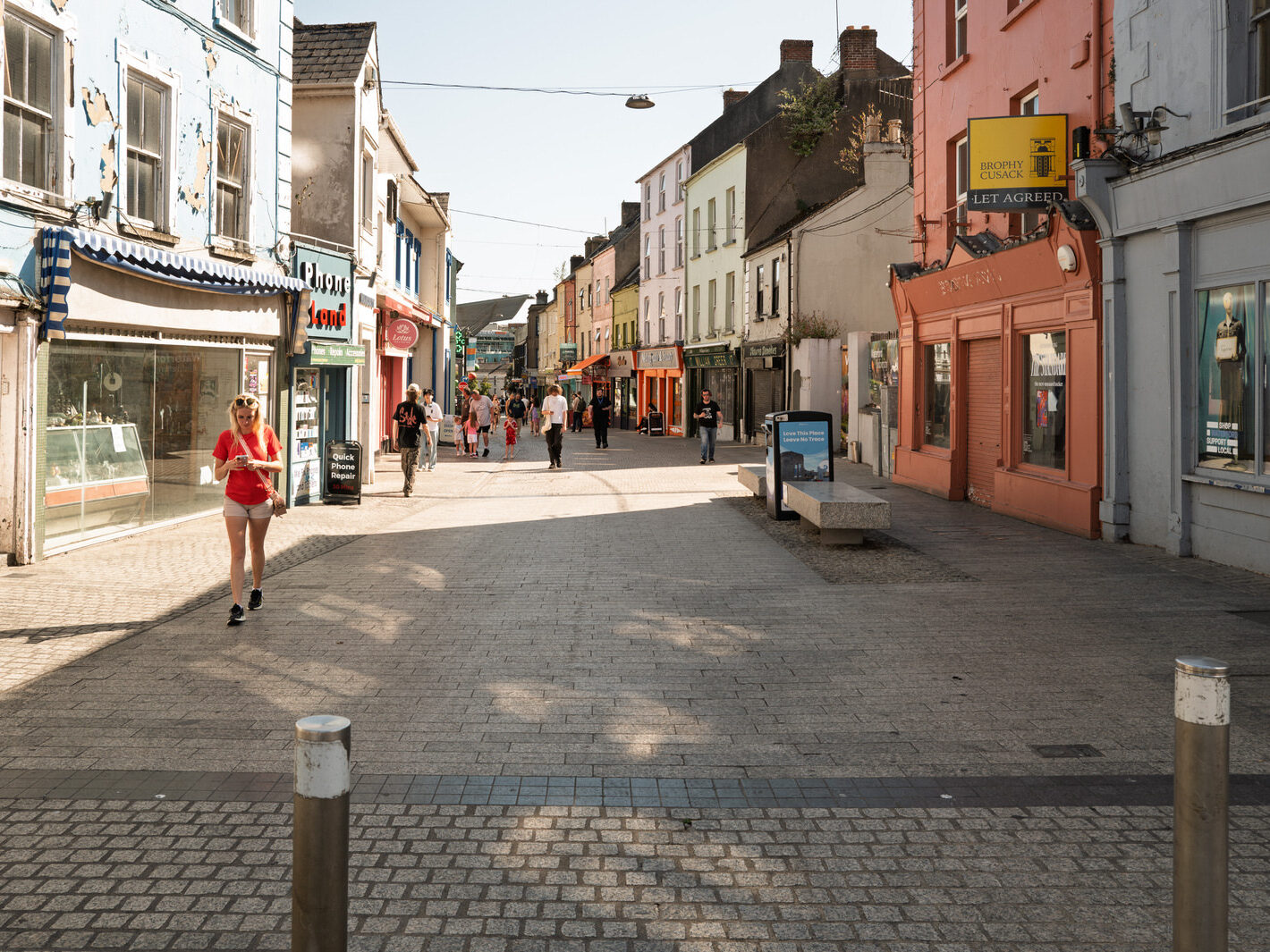 I USED A LEICA Q3 TO RANDOMLY PHOTOGRAPH WATERFORD CITY IN AUGUST 2026-274703