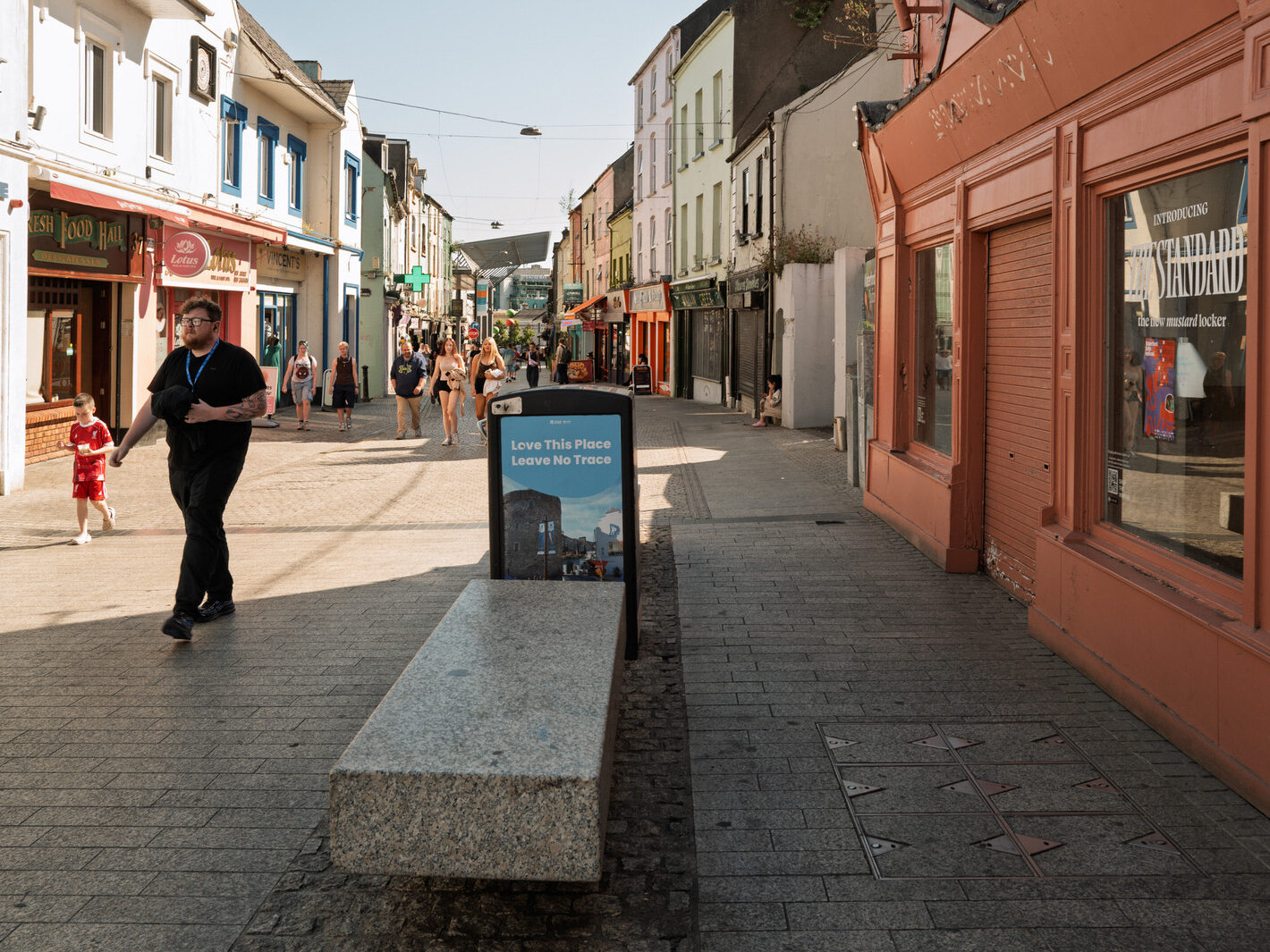 I USED A LEICA Q3 TO RANDOMLY PHOTOGRAPH WATERFORD CITY IN AUGUST 2026-274704