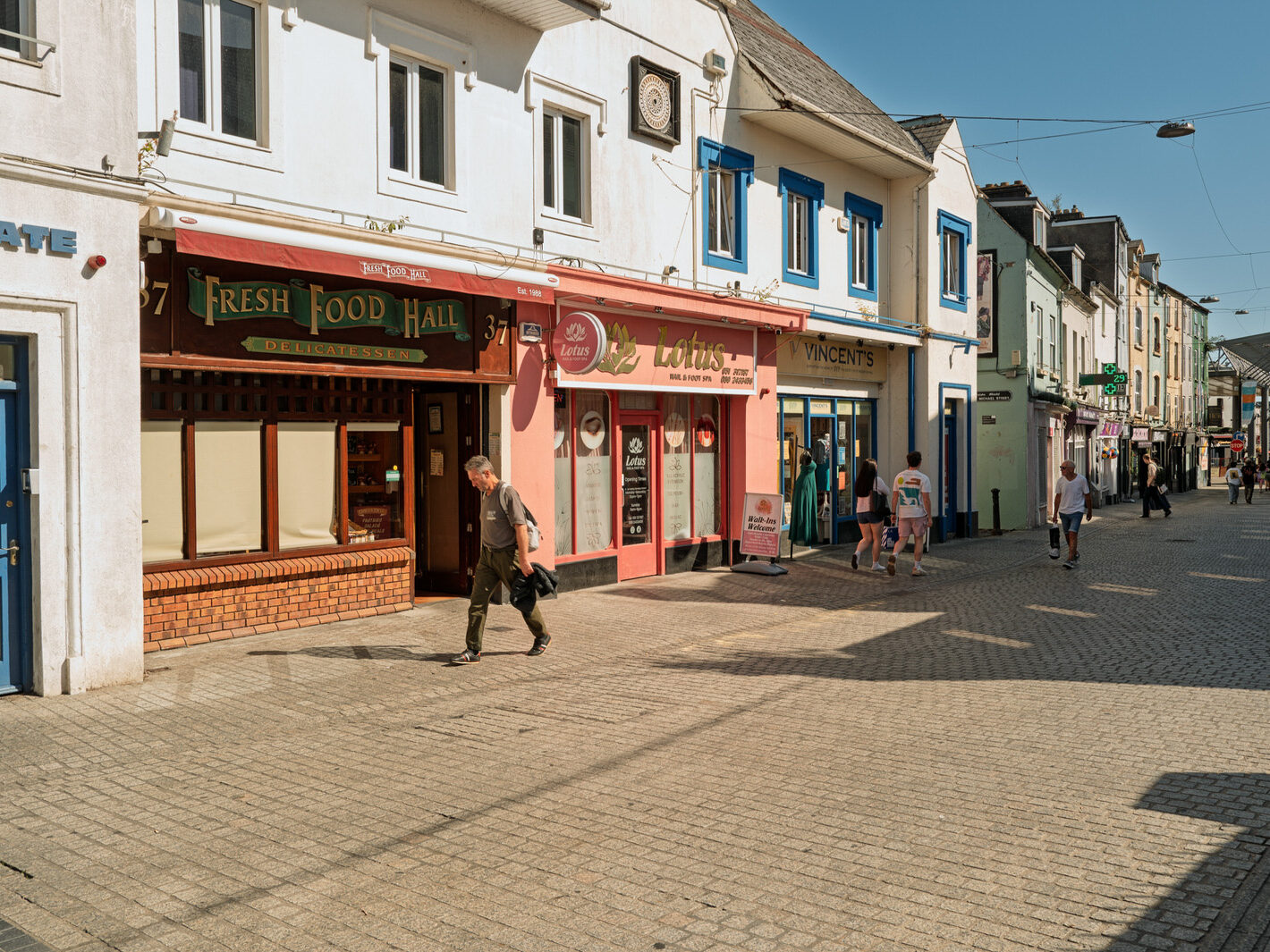 I USED A LEICA Q3 TO RANDOMLY PHOTOGRAPH WATERFORD CITY IN AUGUST 2026-274705