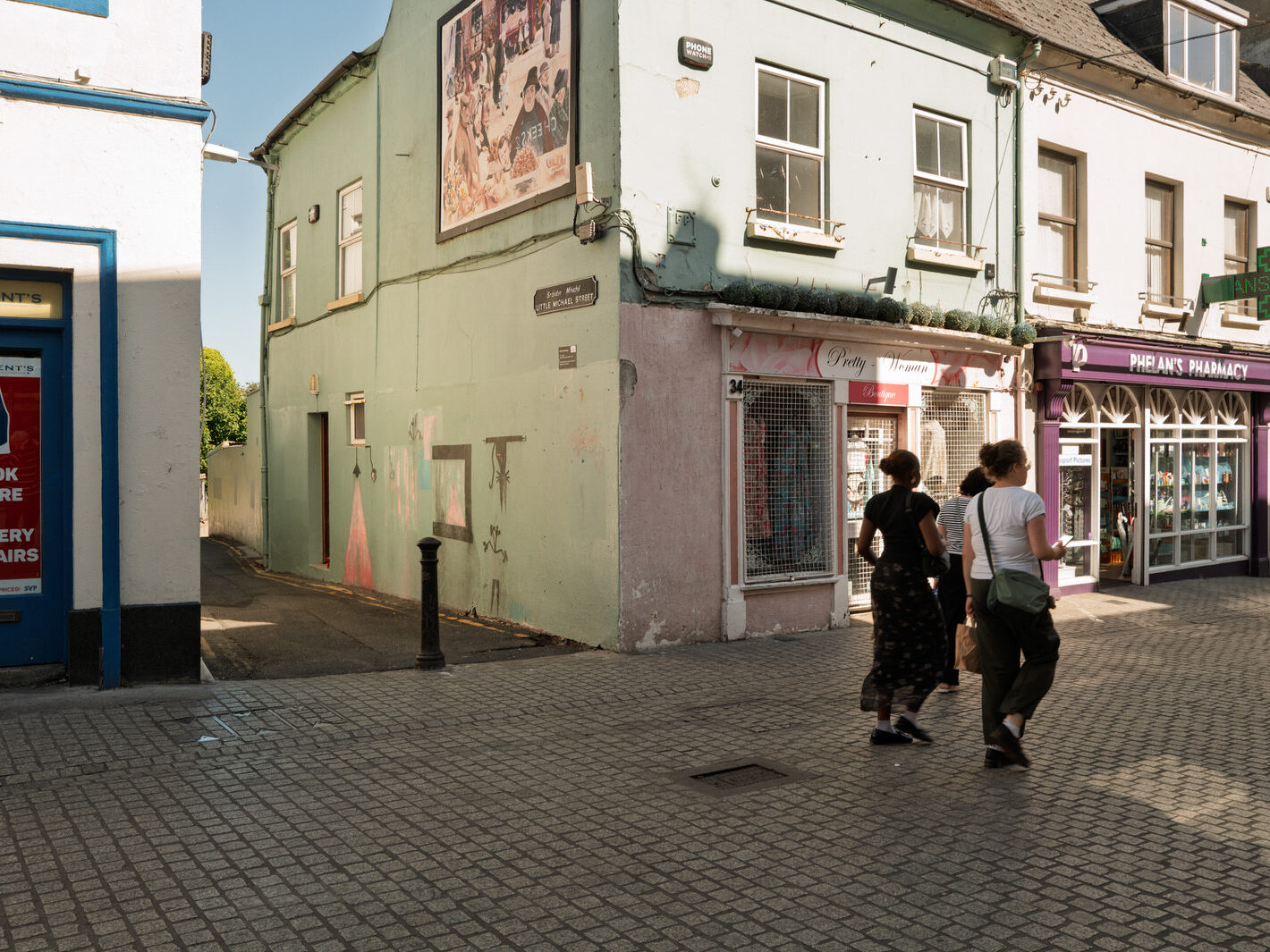I USED A LEICA Q3 TO RANDOMLY PHOTOGRAPH WATERFORD CITY IN AUGUST 2026-274706