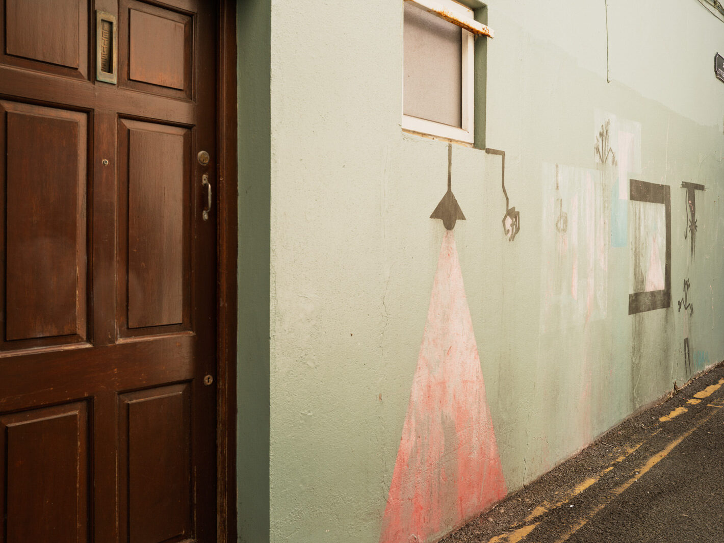 I USED A LEICA Q3 TO RANDOMLY PHOTOGRAPH WATERFORD CITY IN AUGUST 2026-274707