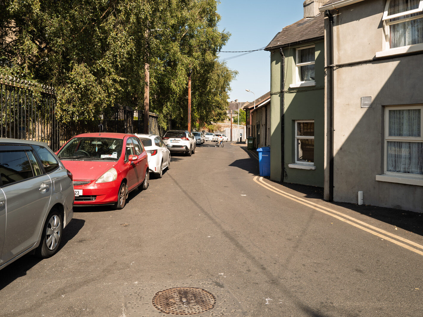 I USED A LEICA Q3 TO RANDOMLY PHOTOGRAPH WATERFORD CITY IN AUGUST 2026-274710