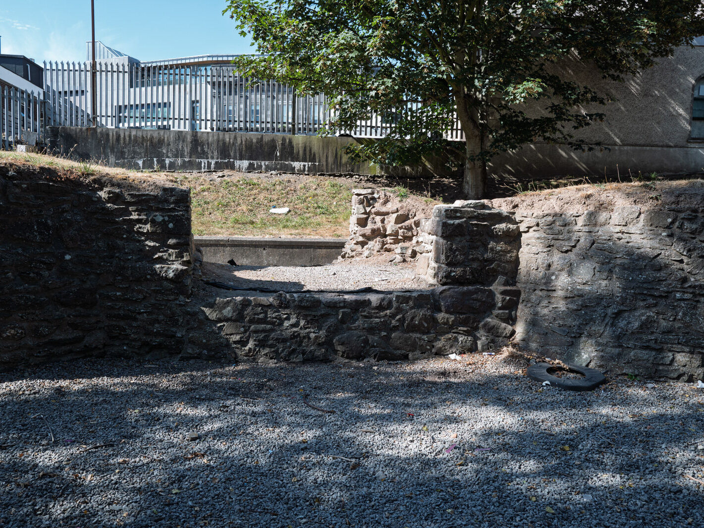 I USED A LEICA Q3 TO RANDOMLY PHOTOGRAPH WATERFORD CITY IN AUGUST 2026-274711