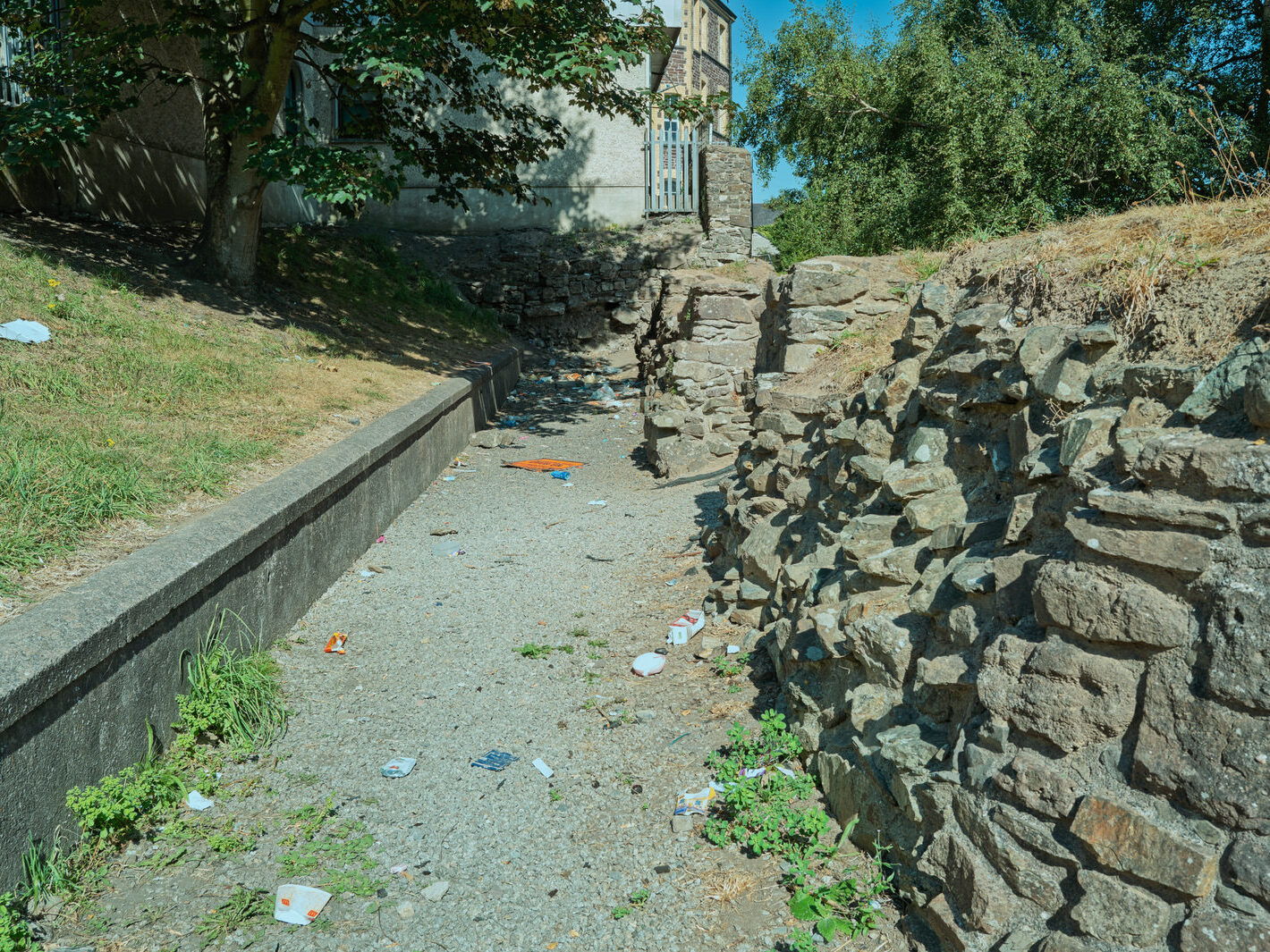 I USED A LEICA Q3 TO RANDOMLY PHOTOGRAPH WATERFORD CITY IN AUGUST 2026-274714