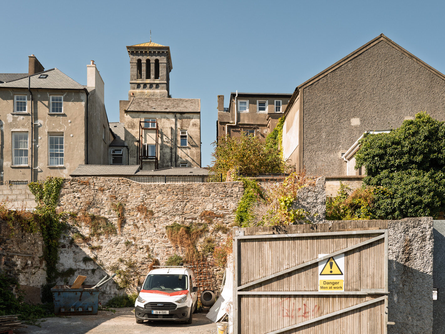 I USED A LEICA Q3 TO RANDOMLY PHOTOGRAPH WATERFORD CITY IN AUGUST 2026-274725