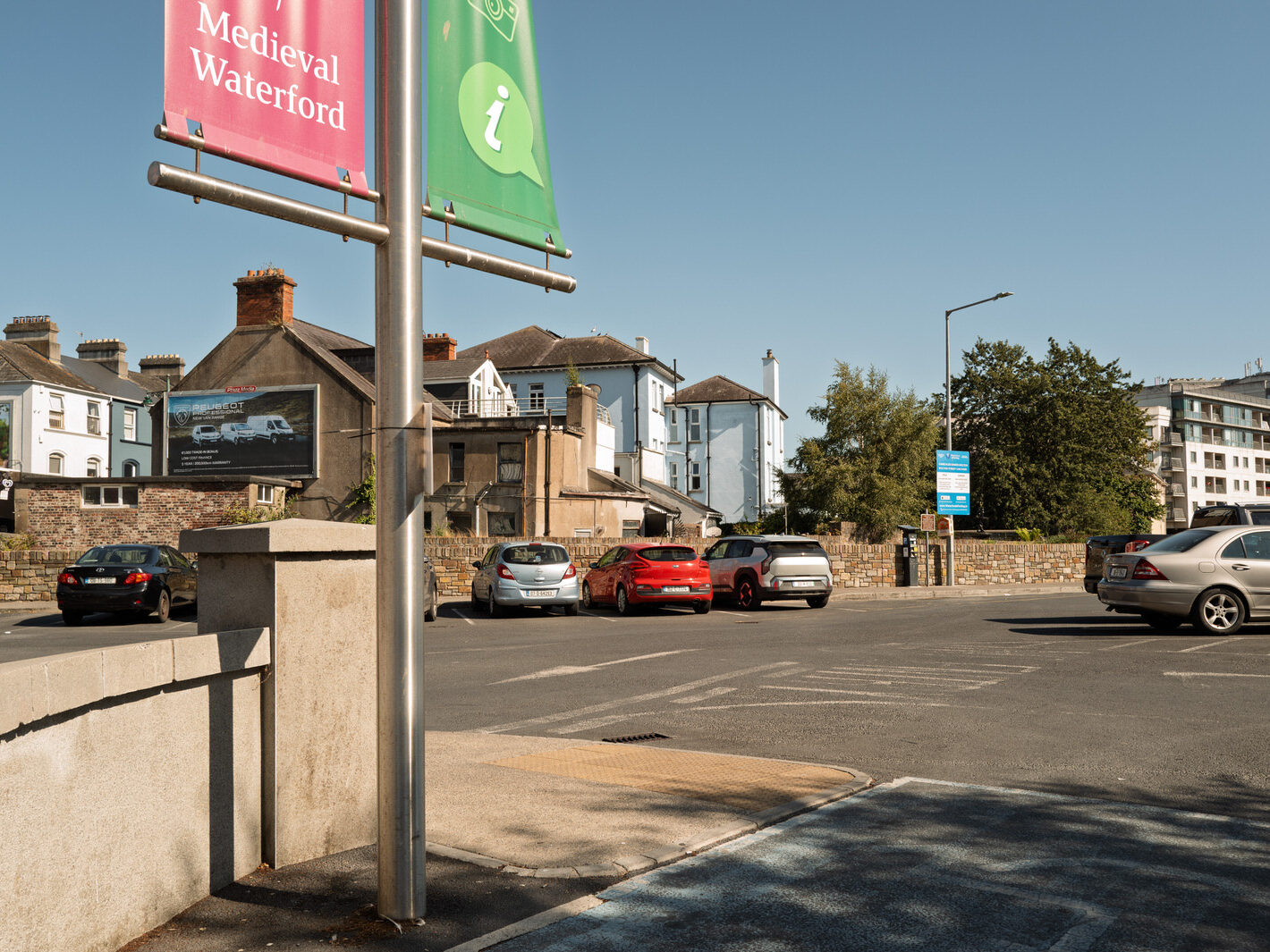 I USED A LEICA Q3 TO RANDOMLY PHOTOGRAPH WATERFORD CITY IN AUGUST 2026-274741