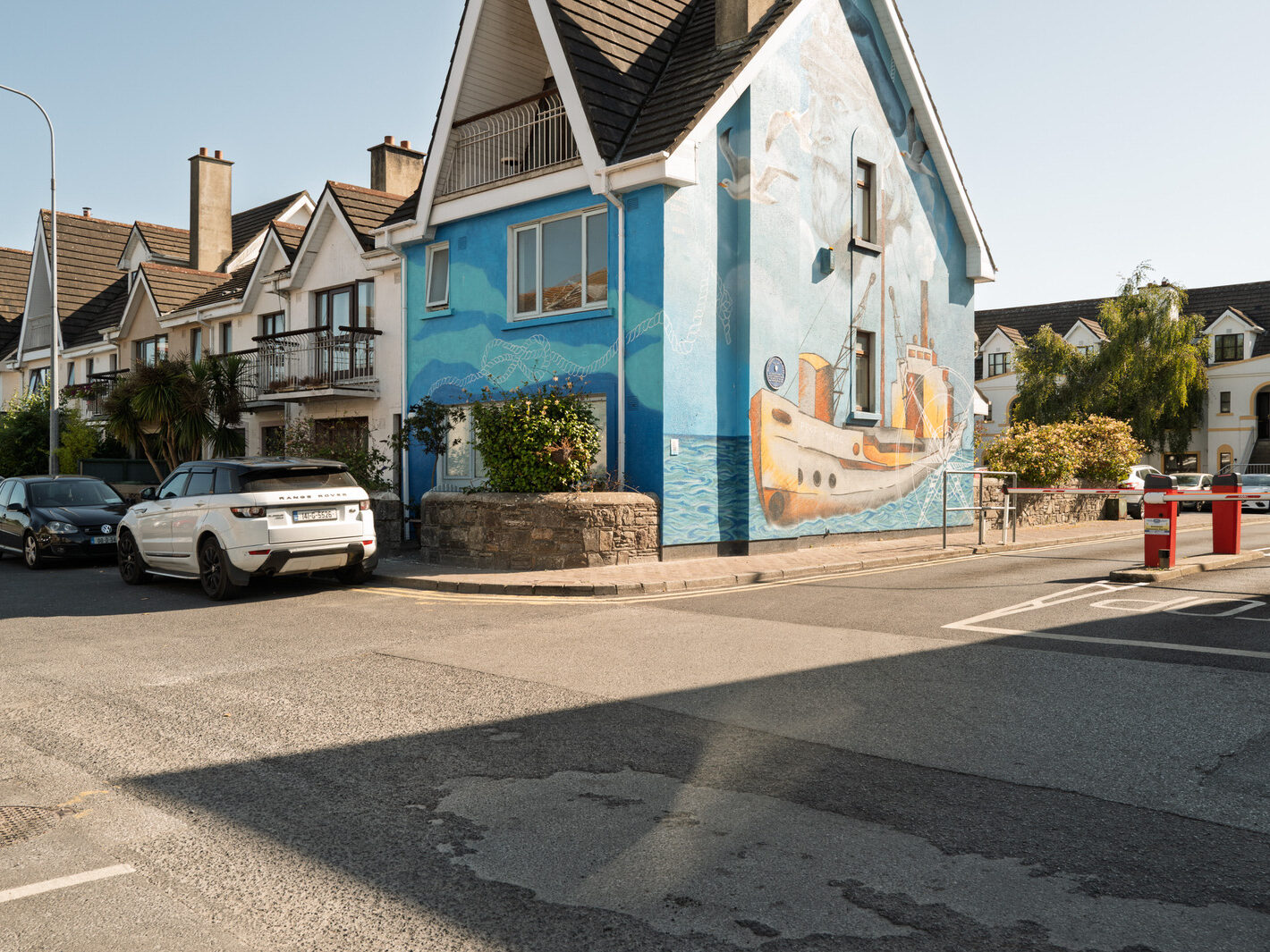 I USED A LEICA Q3 TO RANDOMLY PHOTOGRAPH WATERFORD CITY IN AUGUST 2026-274762