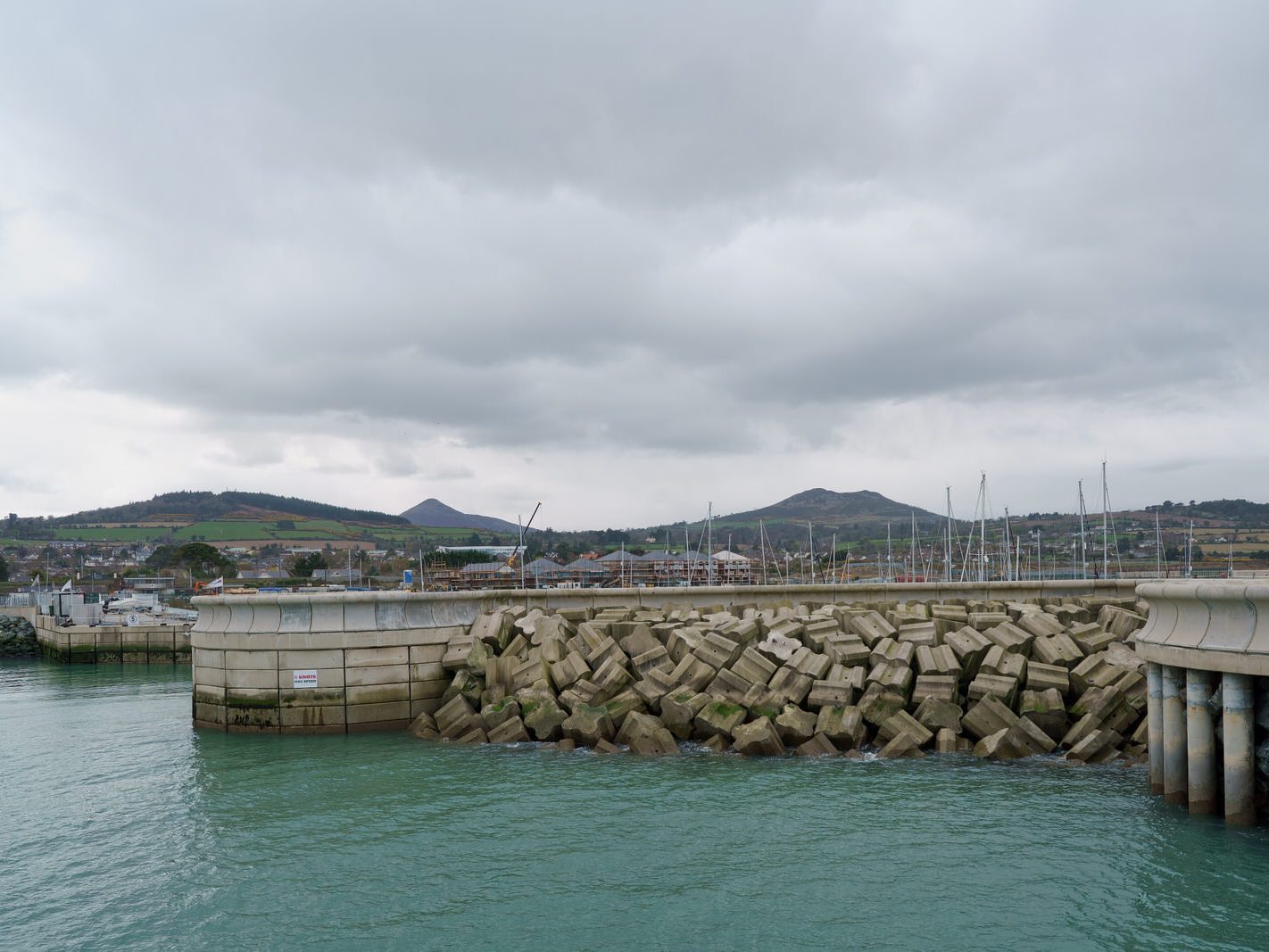 GREYSTONES HARBOUR ON A WET AND WINDY DAY 010