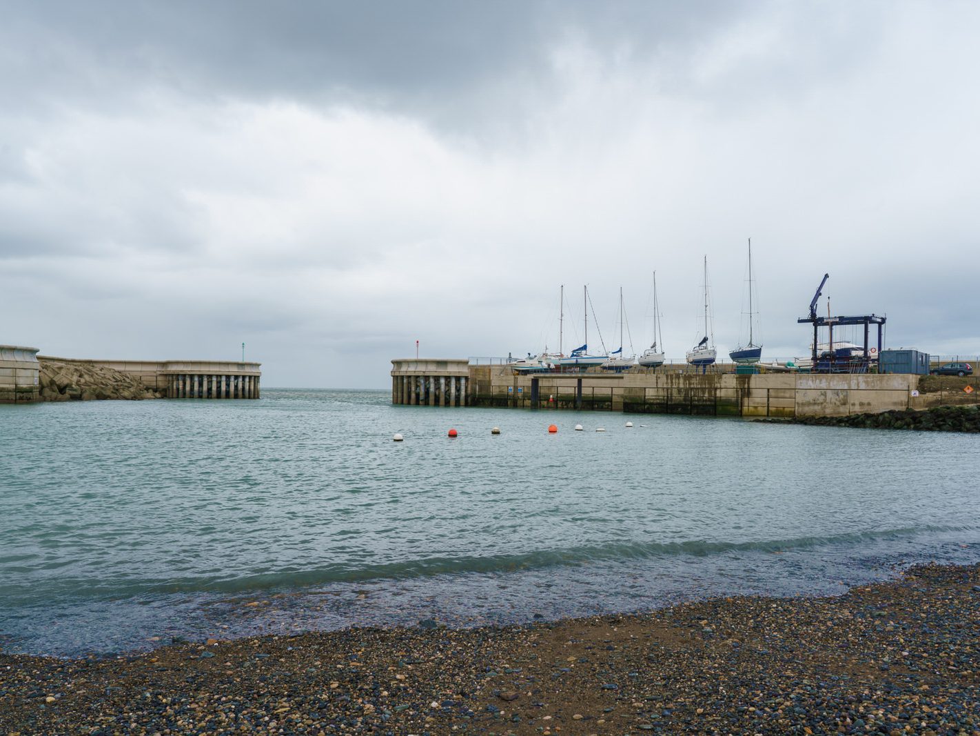 GREYSTONES HARBOUR ON A WET AND WINDY DAY 024