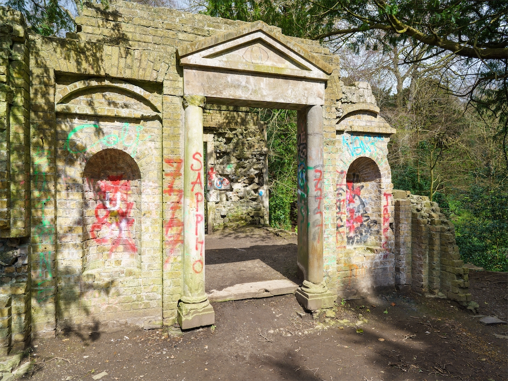 THE ROMAN TEMPLE AT ST ANNES'S PARK AND PLENTY OF RED SAWDUST 007