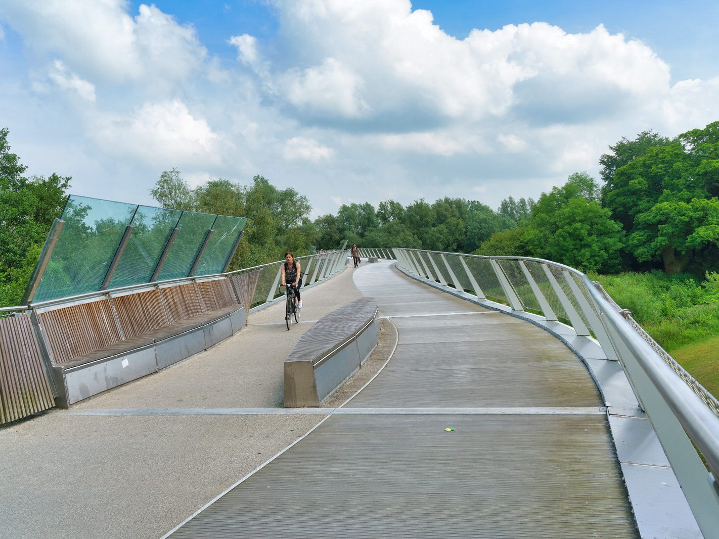EXPLORING THE LIVING BRIDGE ACROSS THE RIVER SHANNON [CYCLISTS ARE SUPPOSED TO DISMOUNT]-227675-1