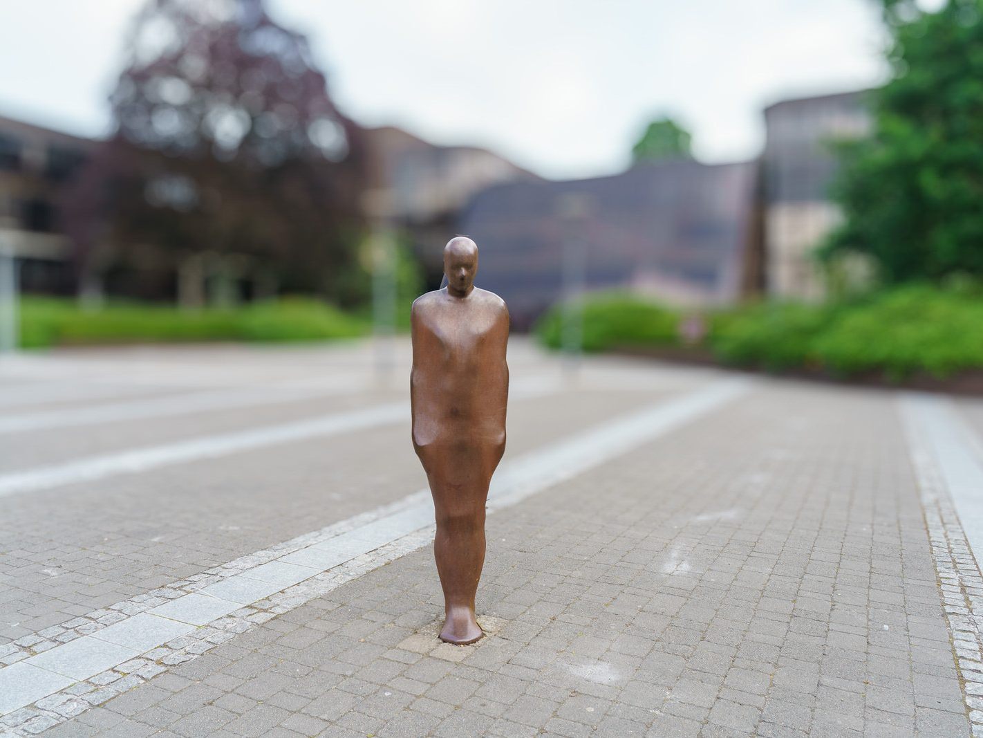 SCULPTURE BY ANTHONY GORMLEY [KNOWN AS BROWN THOMAS BY STUDENTS AT LIMERICK UNIVERSITY]-227693-1