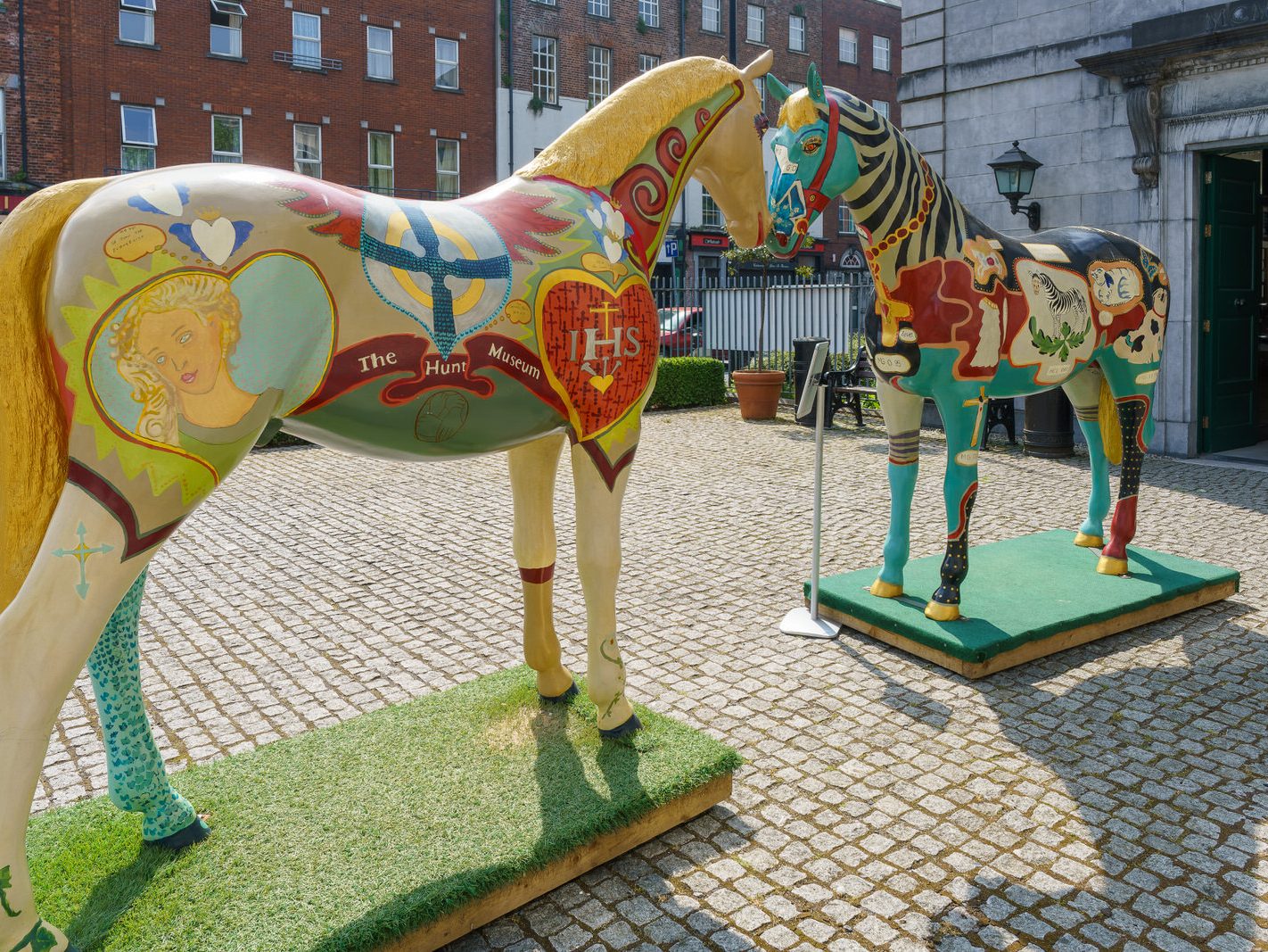 THE URBAN HORSE PROJECT BY ANGELA CONNOLLY [TWO EXAMPLES AT THE HUNT MUSEUM IN LIMERICK]-227607-1