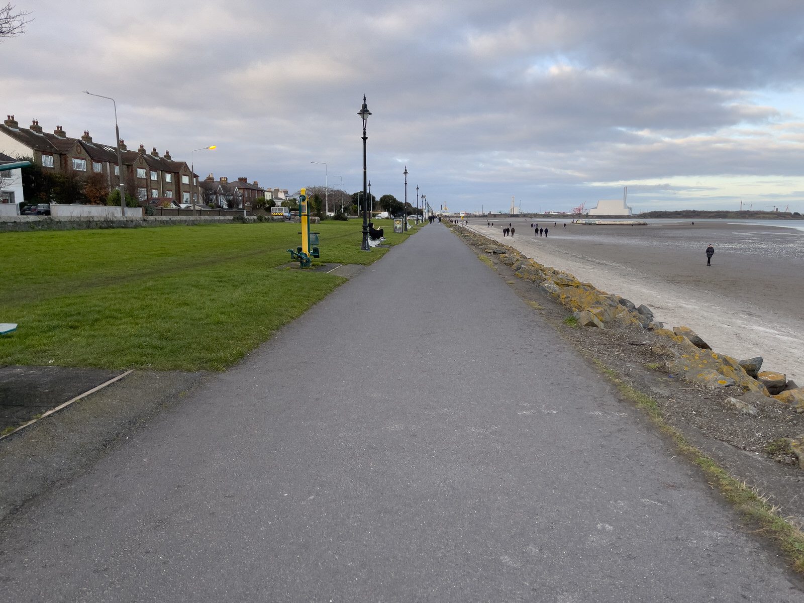 STRAND ROAD IN SANDYMOUNT PHOTOGRAPHED 29 JANUARY 2023 017