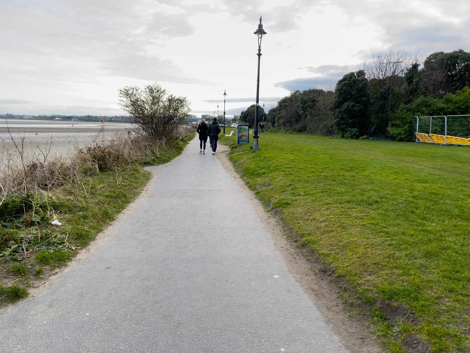 STRAND ROAD IN SANDYMOUNT PHOTOGRAPHED 29 JANUARY 2023 020