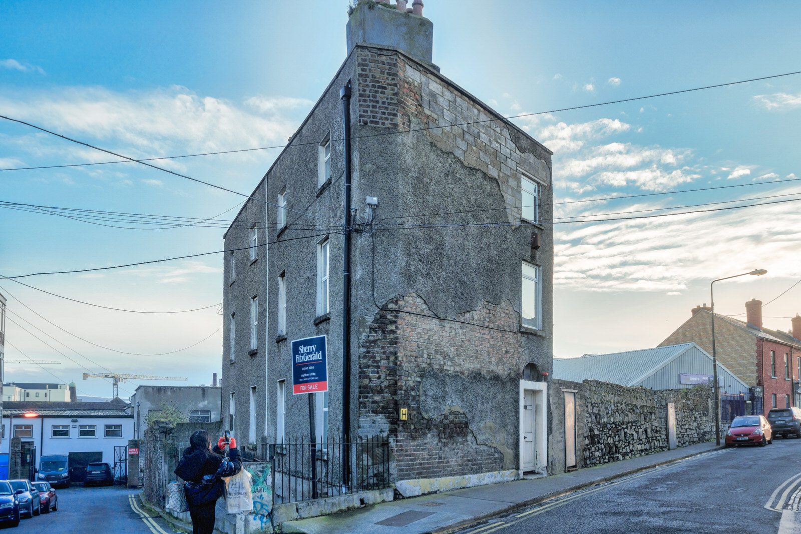 AN INTERESTING PROPERTY FOR SALE IN STONEYBATTER 001