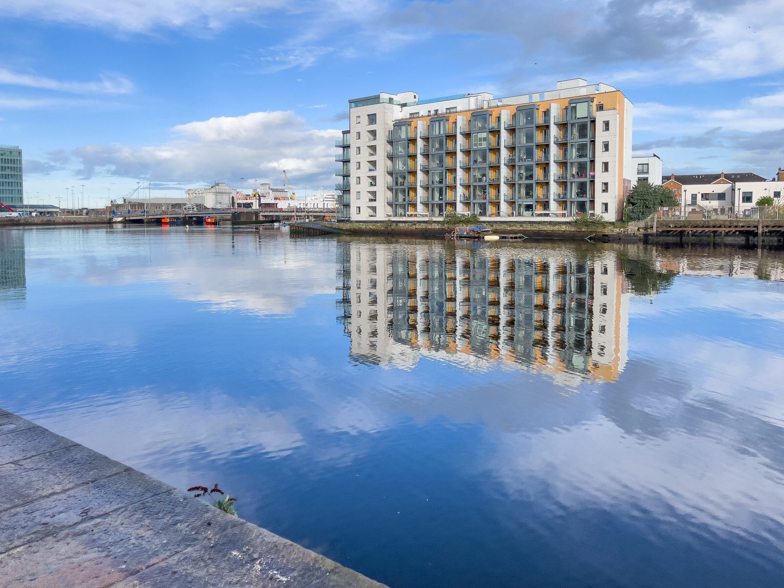 CAPITAL DOCK AND NEARBY - INDEED ARE LOCATED HERE 020