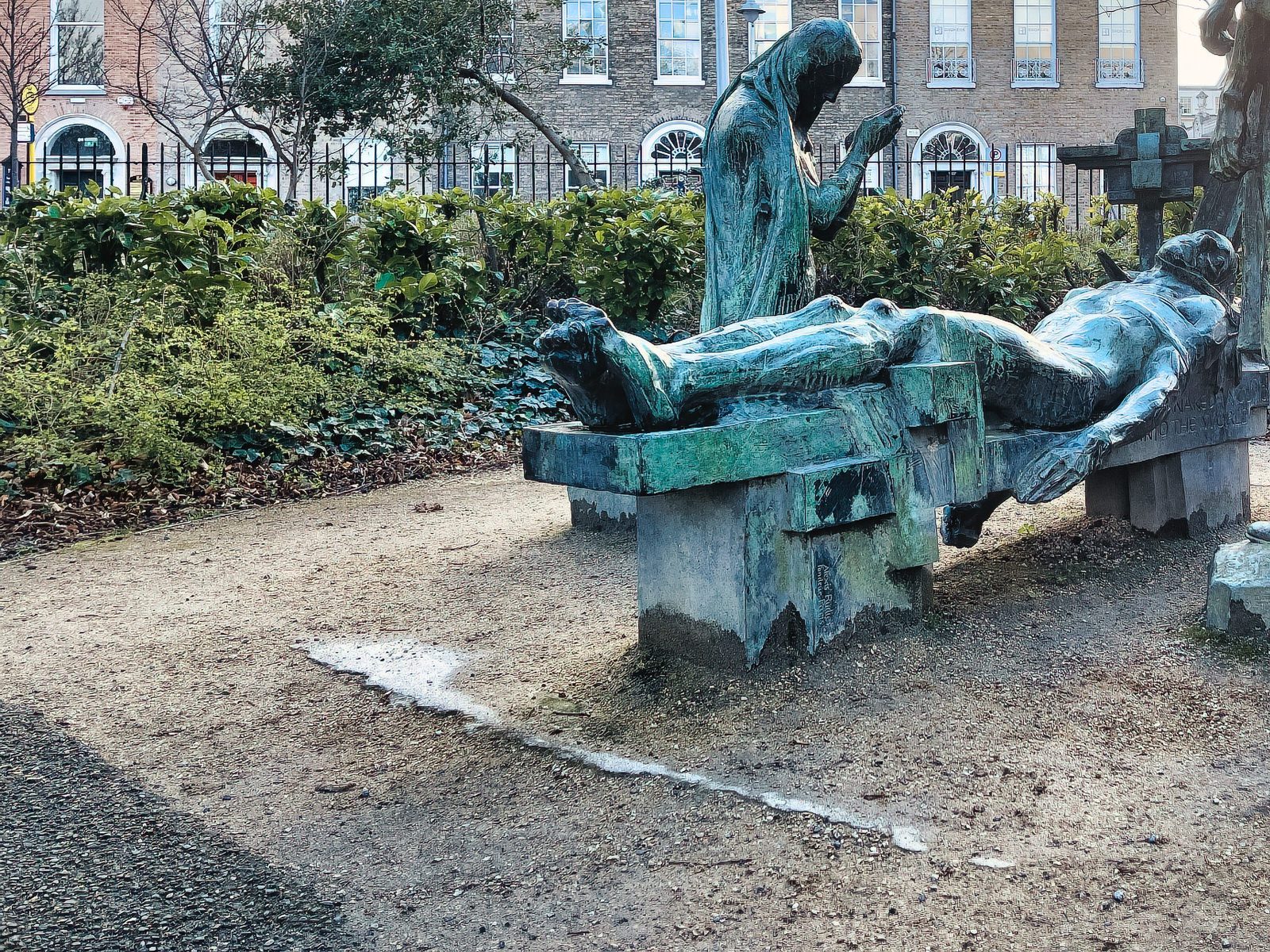THE VICTIMS BY ANDREW O’CONNOR IN MERRION SQUARE PARK 006