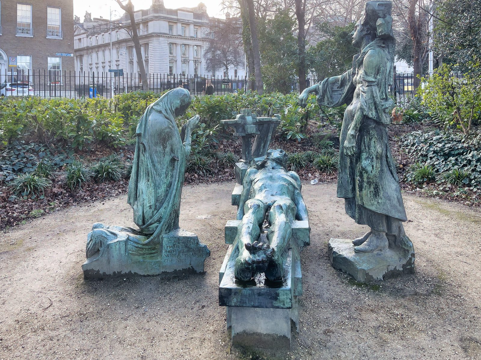 THE VICTIMS BY ANDREW O’CONNOR IN MERRION SQUARE PARK 003
