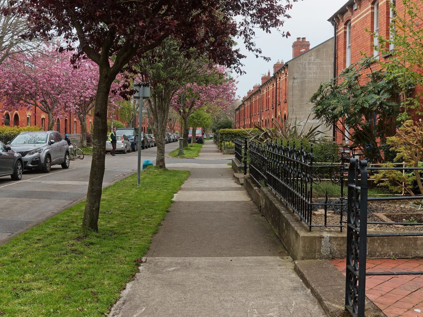 THE SHANDON AREA OF DUBLIN NEAR THE ROYAL CANAL AND THE CABRA TRAM STOP 003