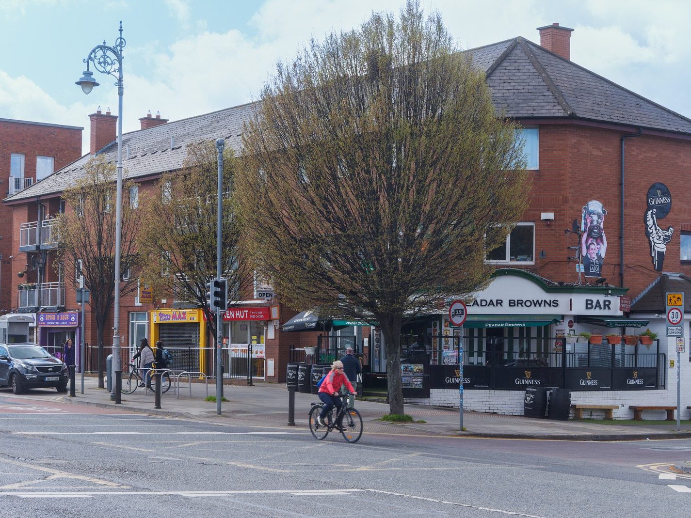 I WALKED ALONG NEW STREET SOUTH AND CLANBRASSIL STREET 018