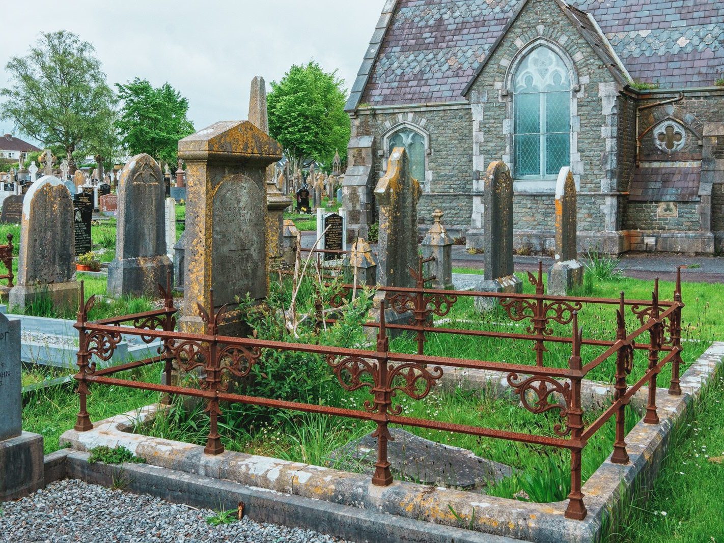 ST FINBARR'S CEMETERY IN CORK [THE MAIN STRUCTURES] 015