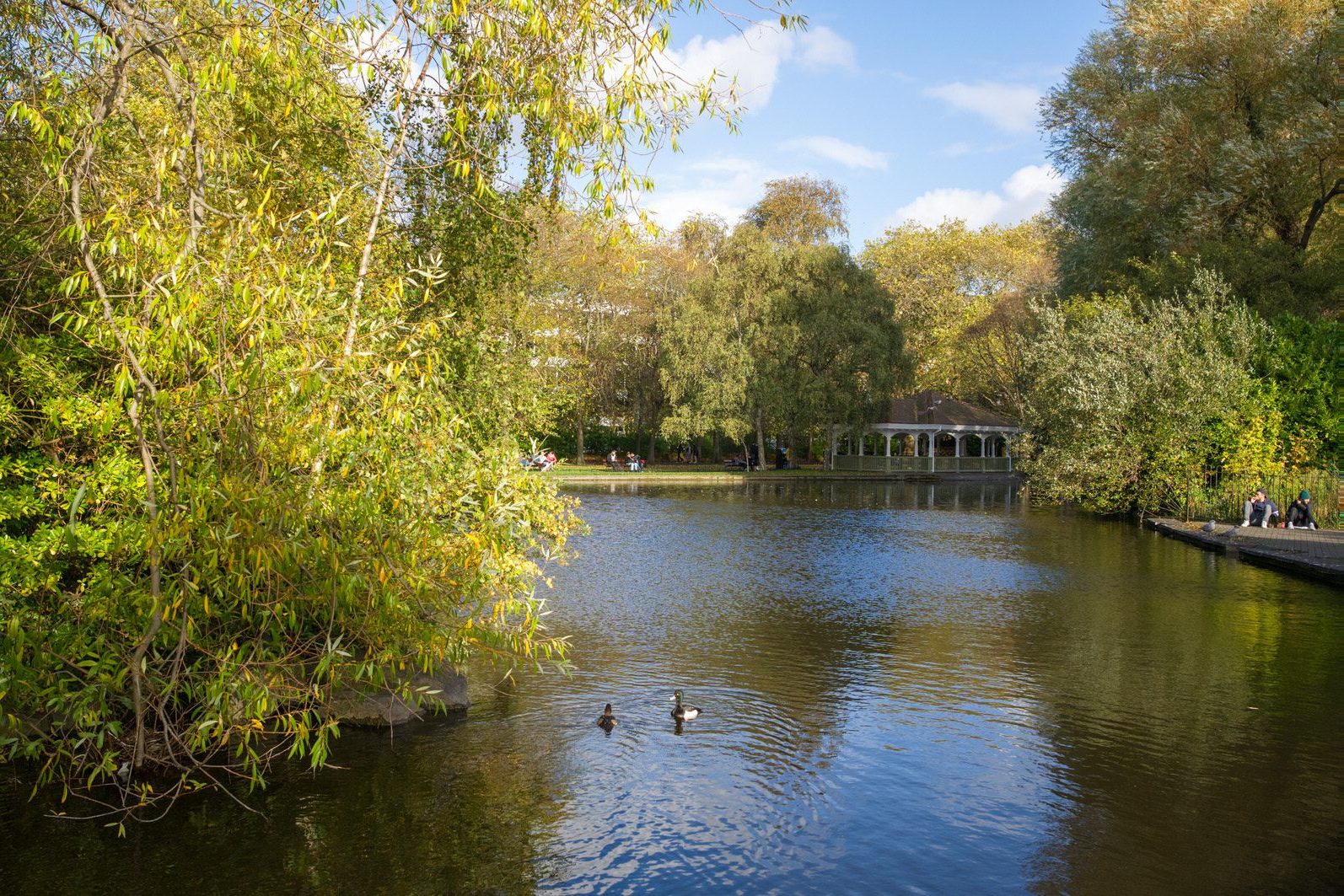 A BEAUTIFUL DAY IN STEPHEN'S GREEN [PHOTOGRAPHED 28 OCTOBER 2022 PUBLISHED 28 JUNE 2023] 013