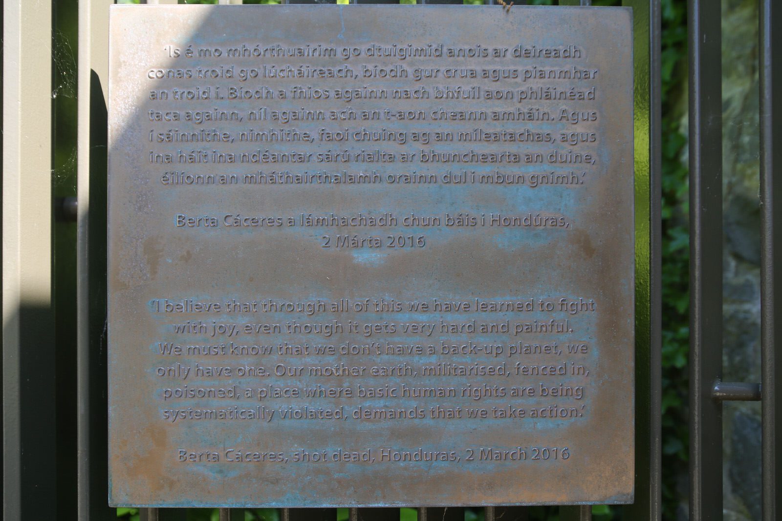 MEMORIAL TO HUMAN RIGHTS DEFENDERS [IVEAGH GARDENS IN DUBLIN CITY] 013