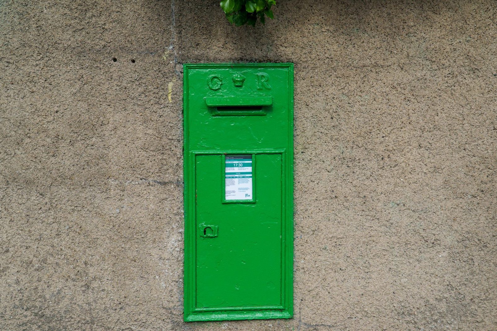 KING GEORGE WALL MOUNTED LETTER BOX [SILCHESTER ROAD IN GLENAGEARY]
