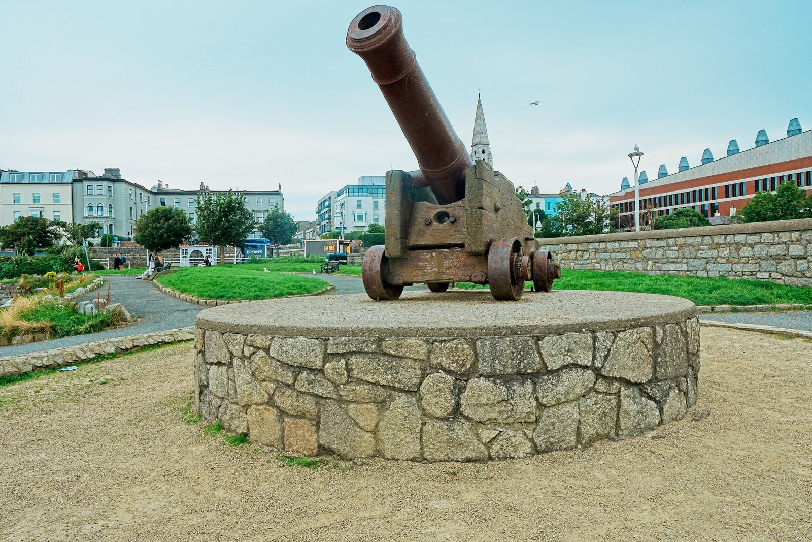 OUR PATRIOT AIR DEFENCE SYSTEM [ACTUALLY IT IS A CANNON FROM THE 1853-56 CRIMEA WAR] 004