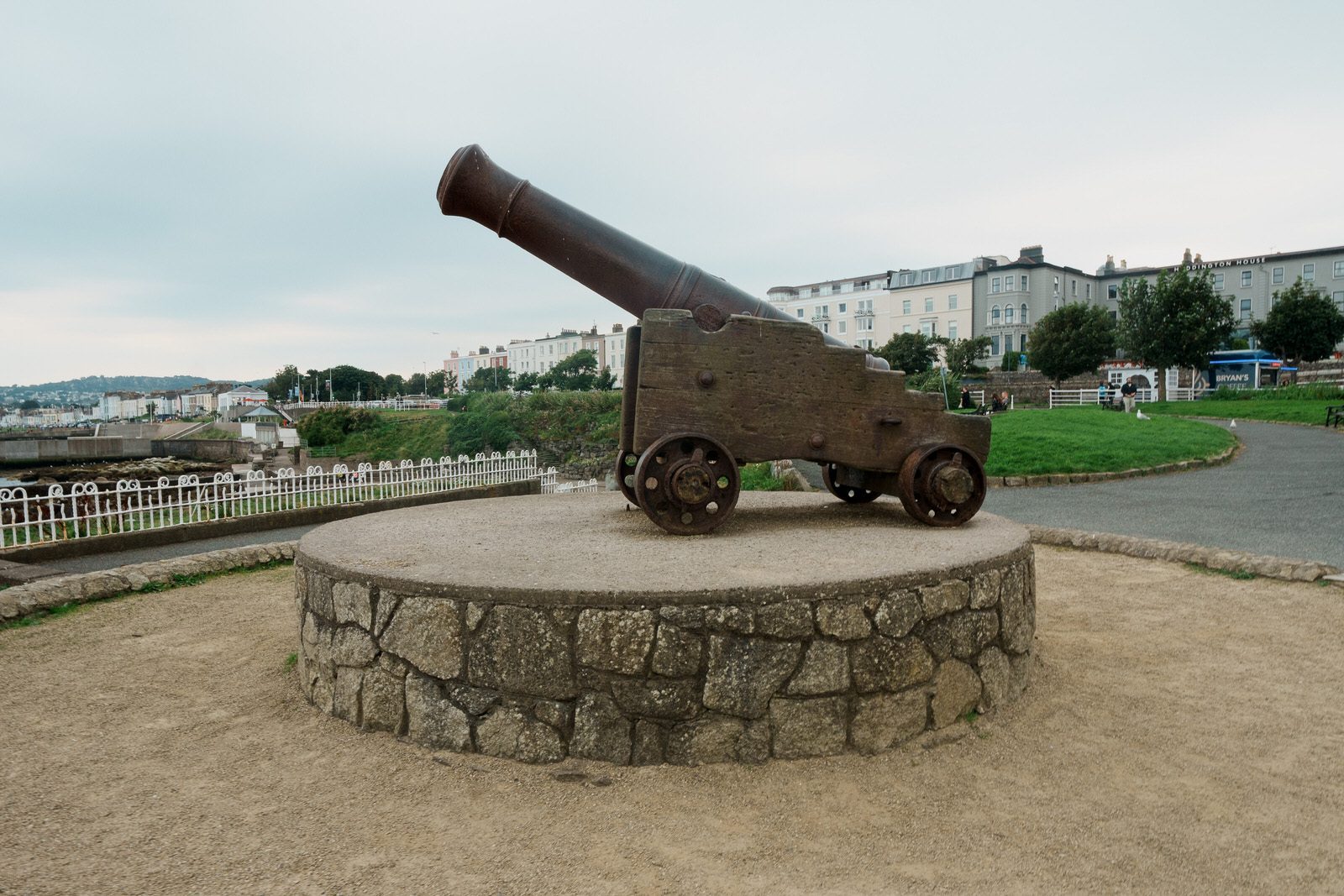OUR PATRIOT AIR DEFENCE SYSTEM [ACTUALLY IT IS A CANNON FROM THE 1853-56 CRIMEA WAR] 003